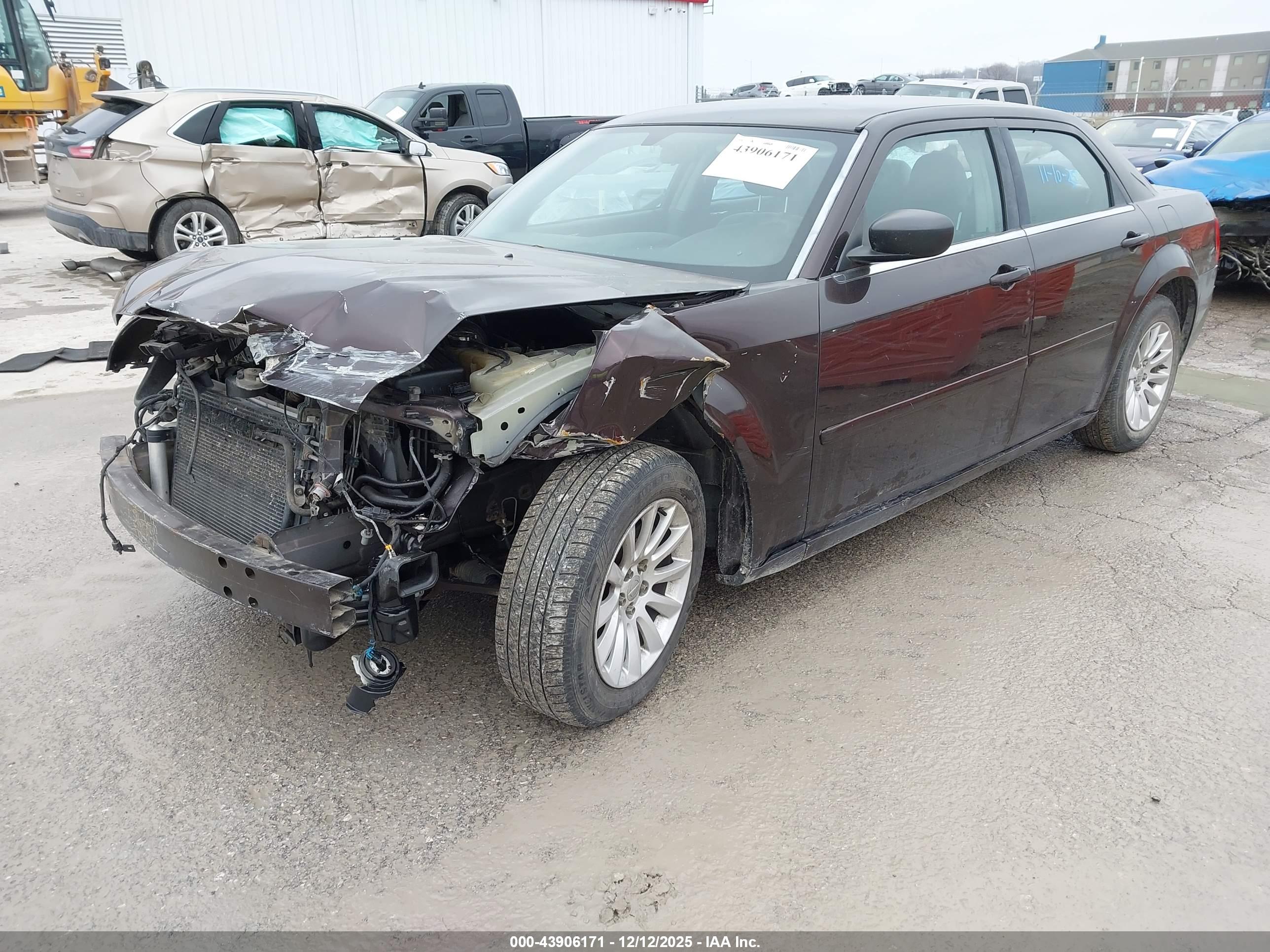 CHRYSLER 300 image 2
