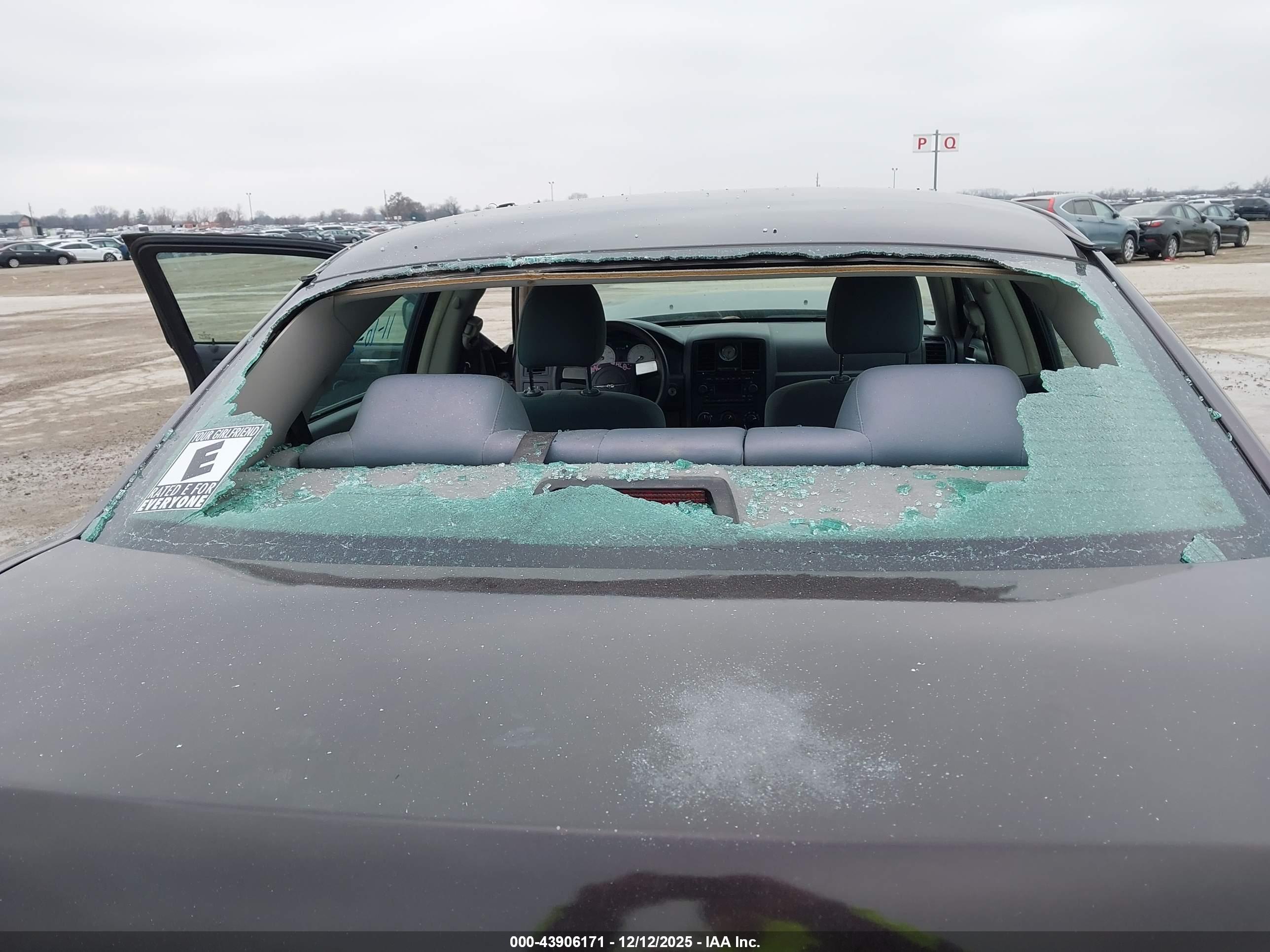 CHRYSLER 300 image 6