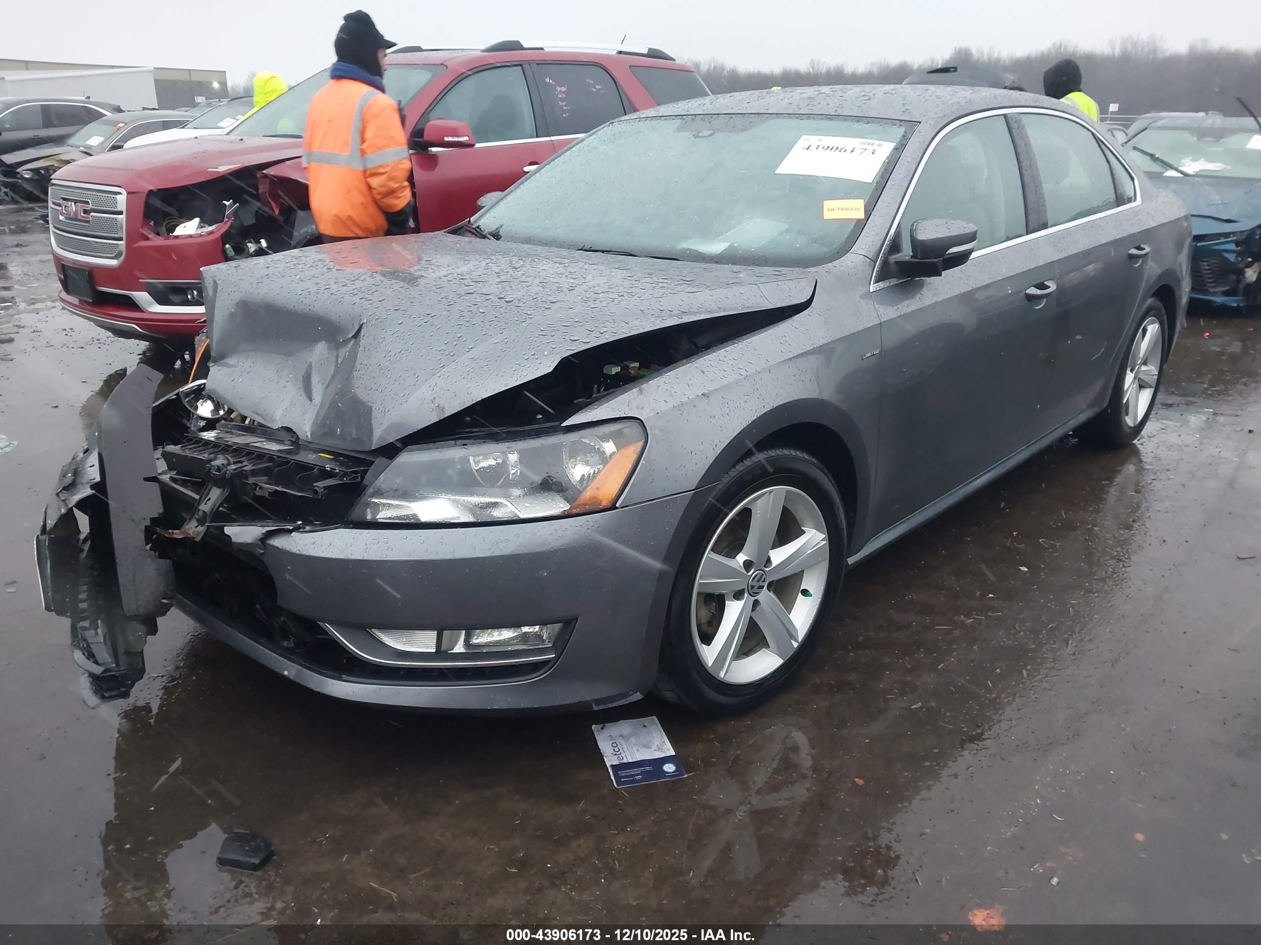 VOLKSWAGEN PASSAT image 2