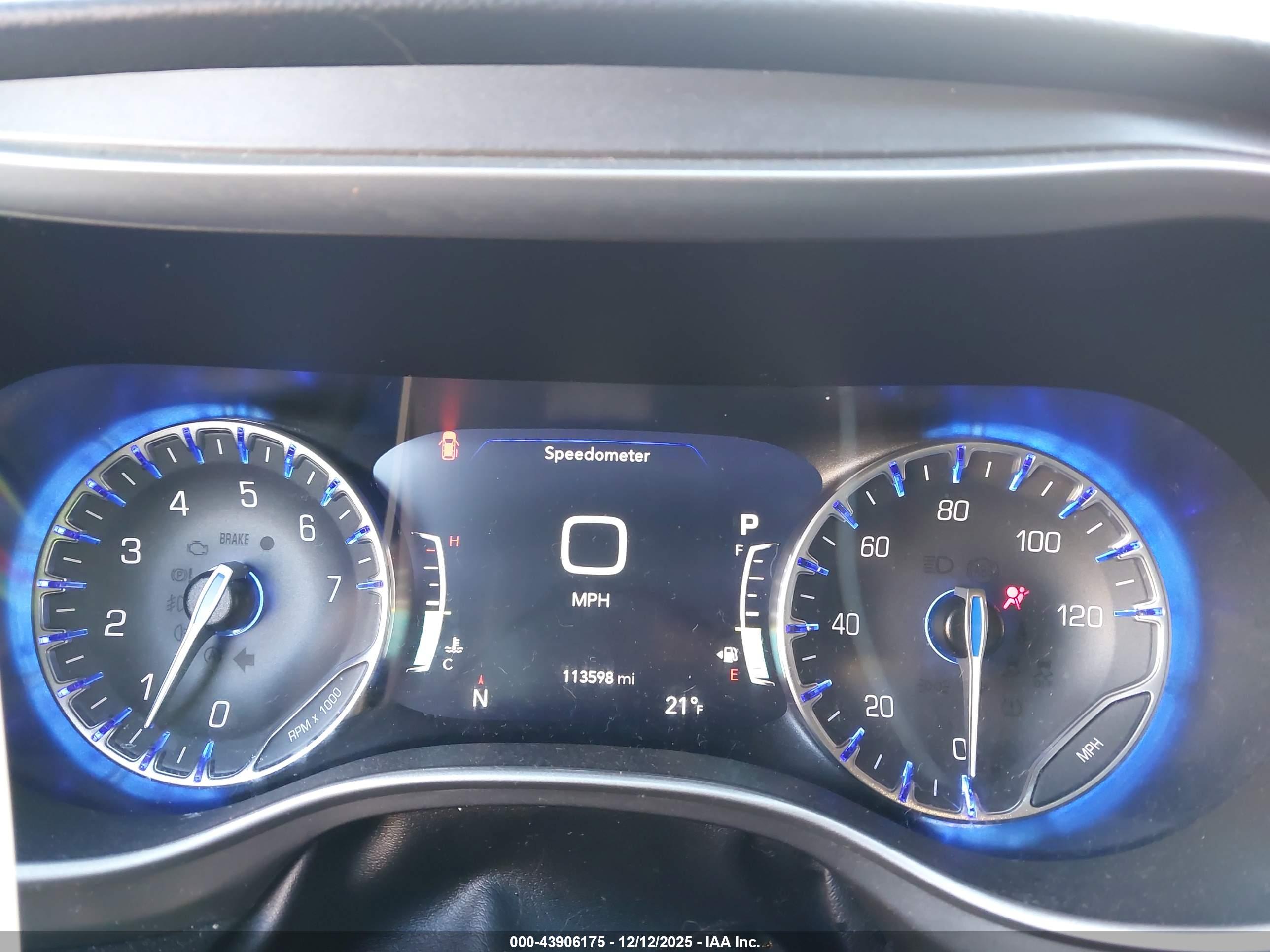 CHRYSLER PACIFICA image 7