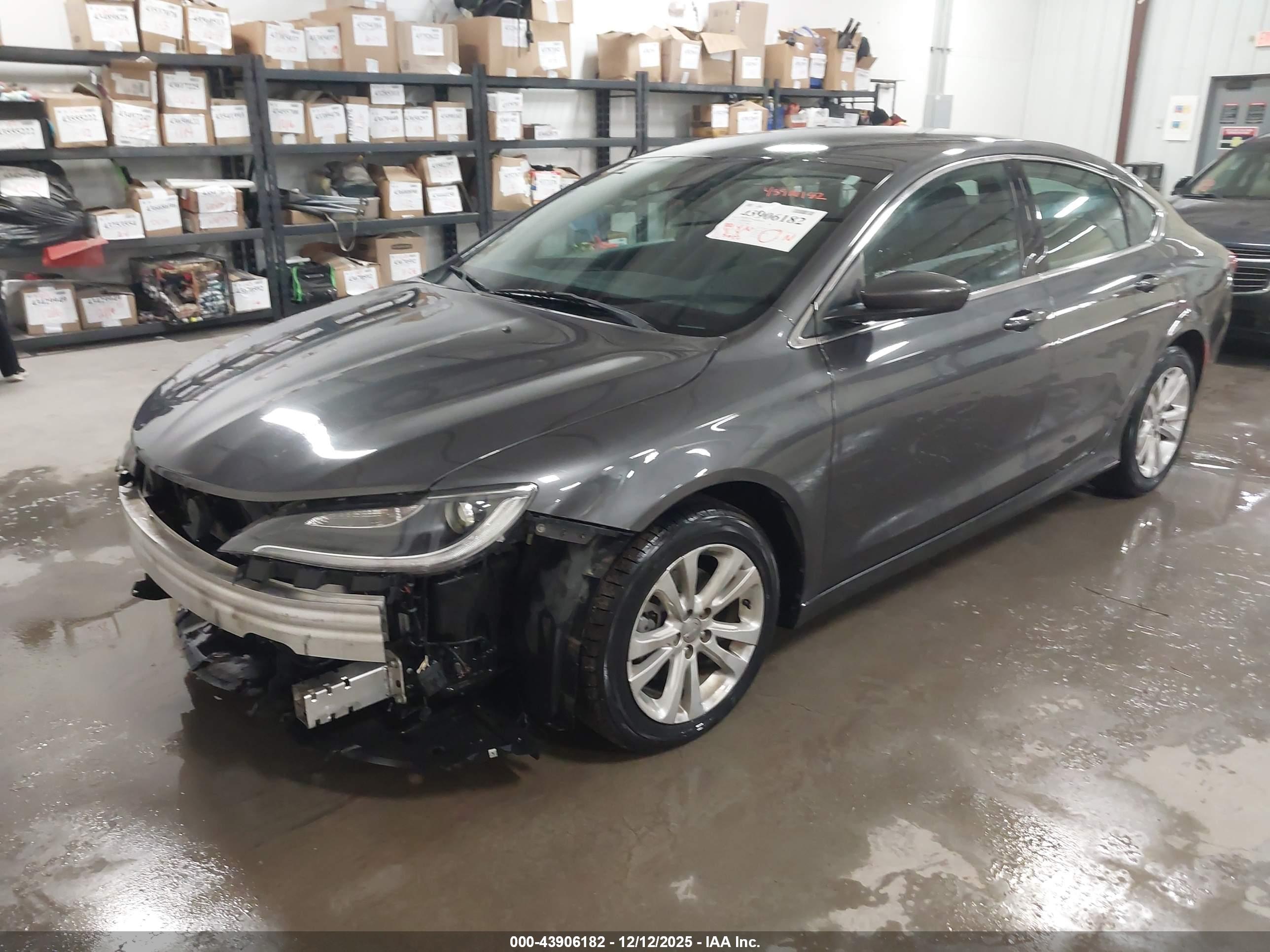 CHRYSLER 200 image 2