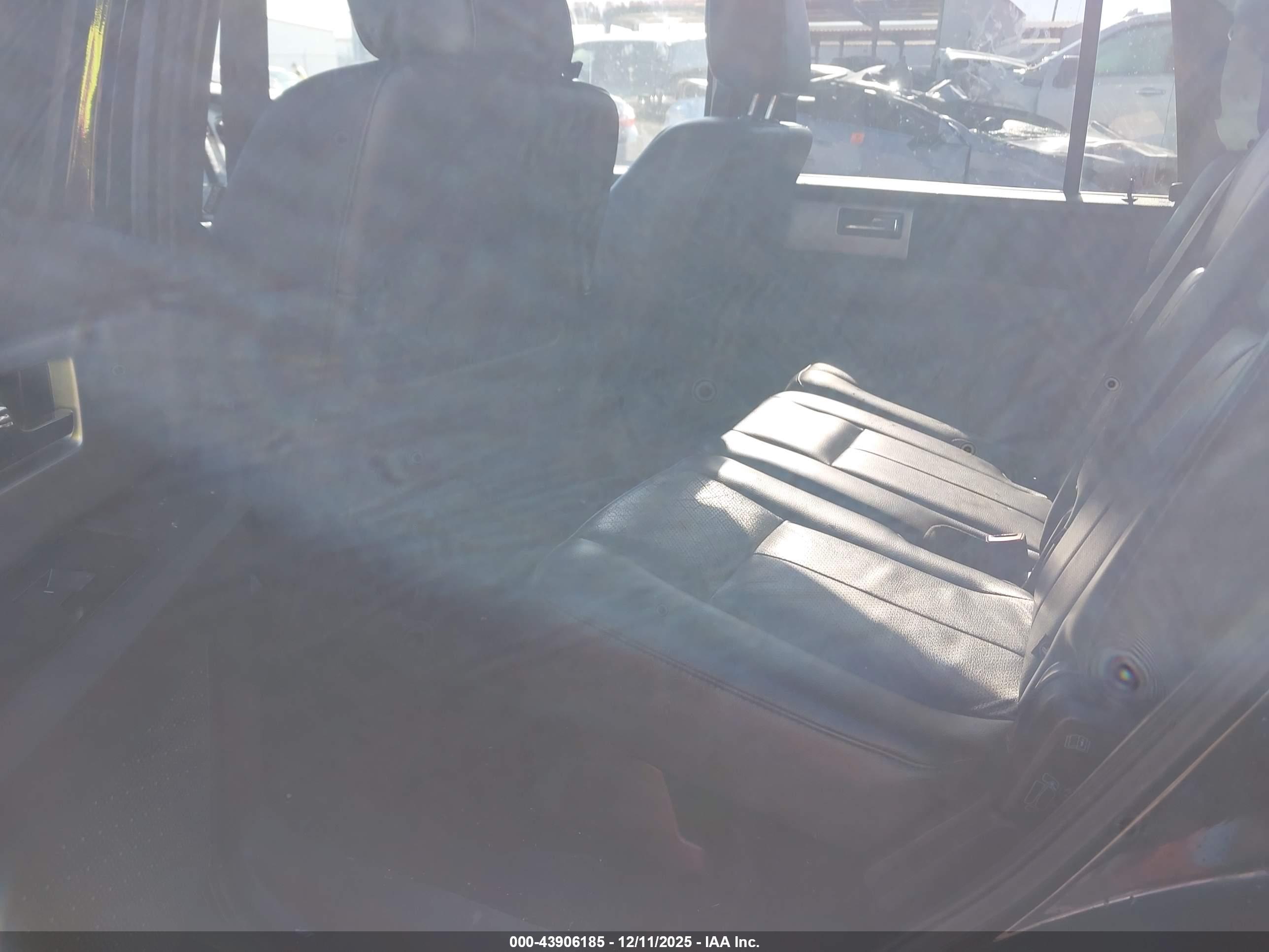 FORD EXPEDITION image 8