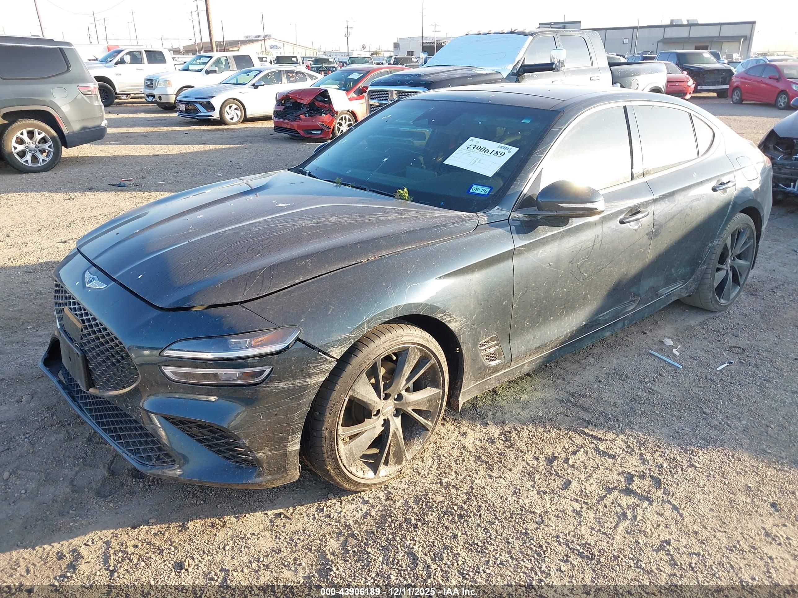 GENESIS G70 image 2