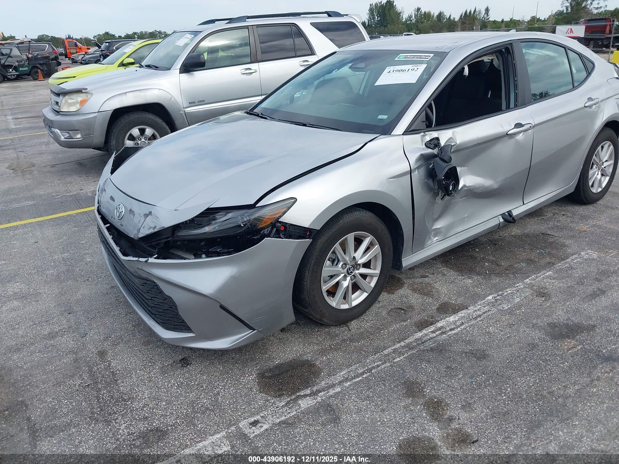TOYOTA CAMRY image 6