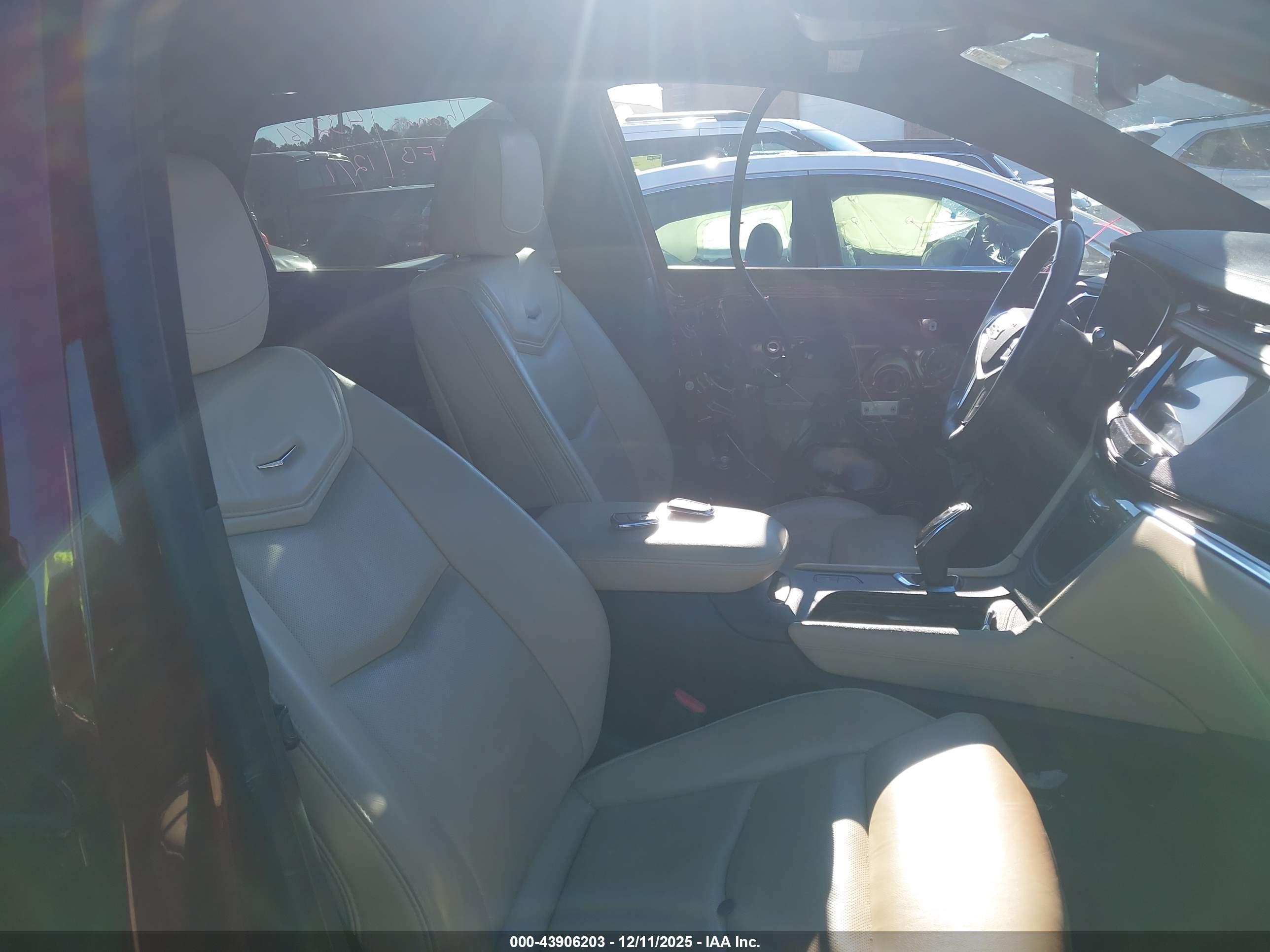 CADILLAC XT5 image 5