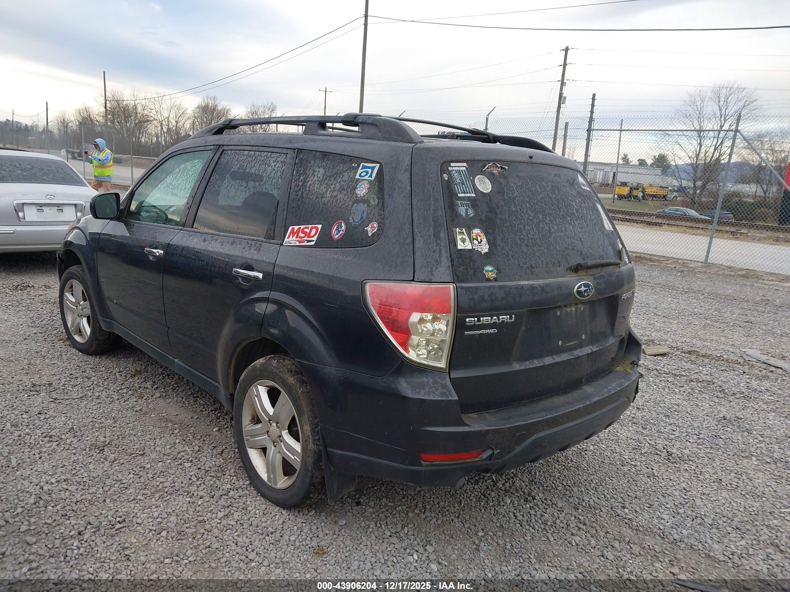 SUBARU FORESTER image 3