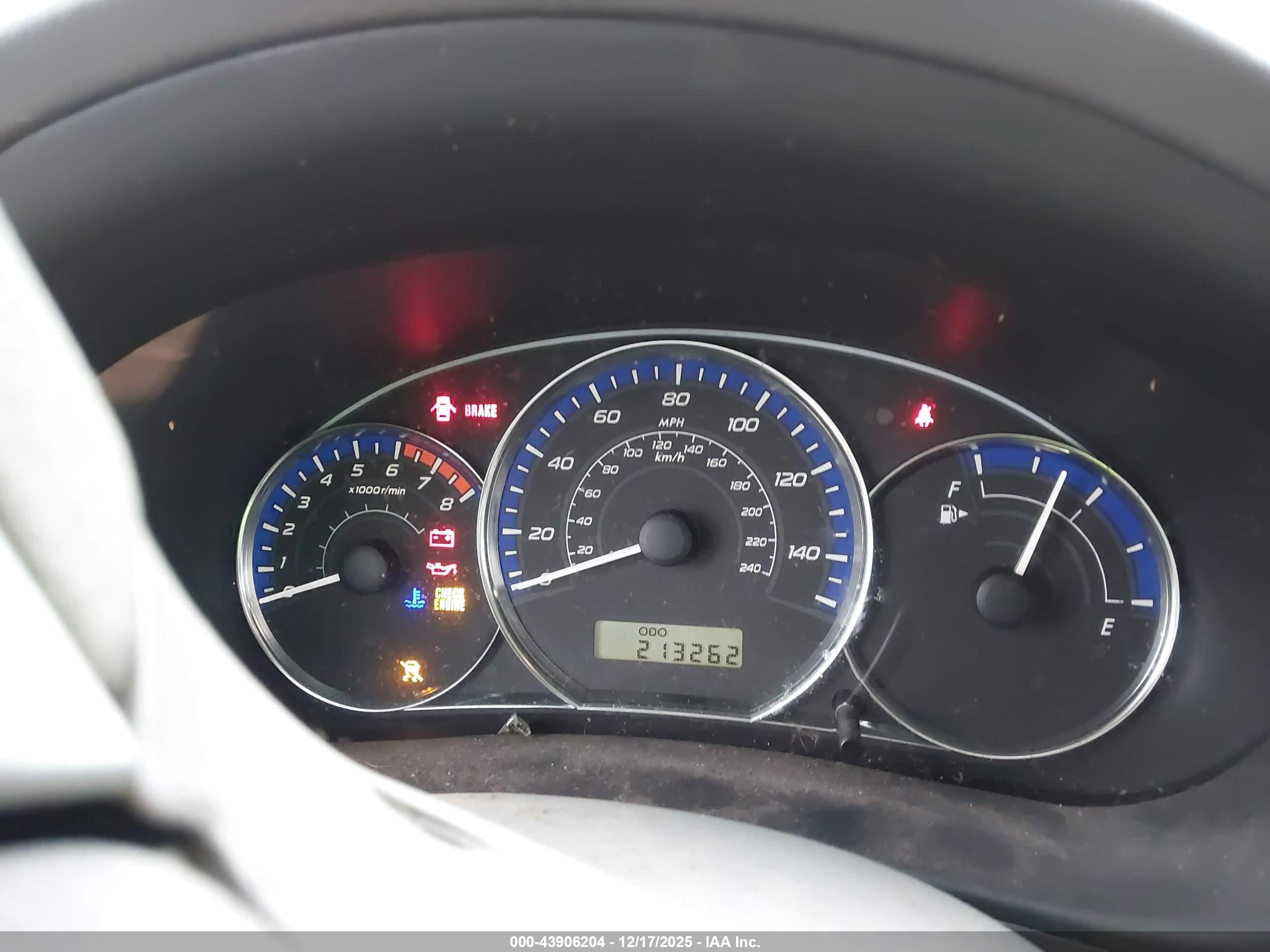 SUBARU FORESTER image 7