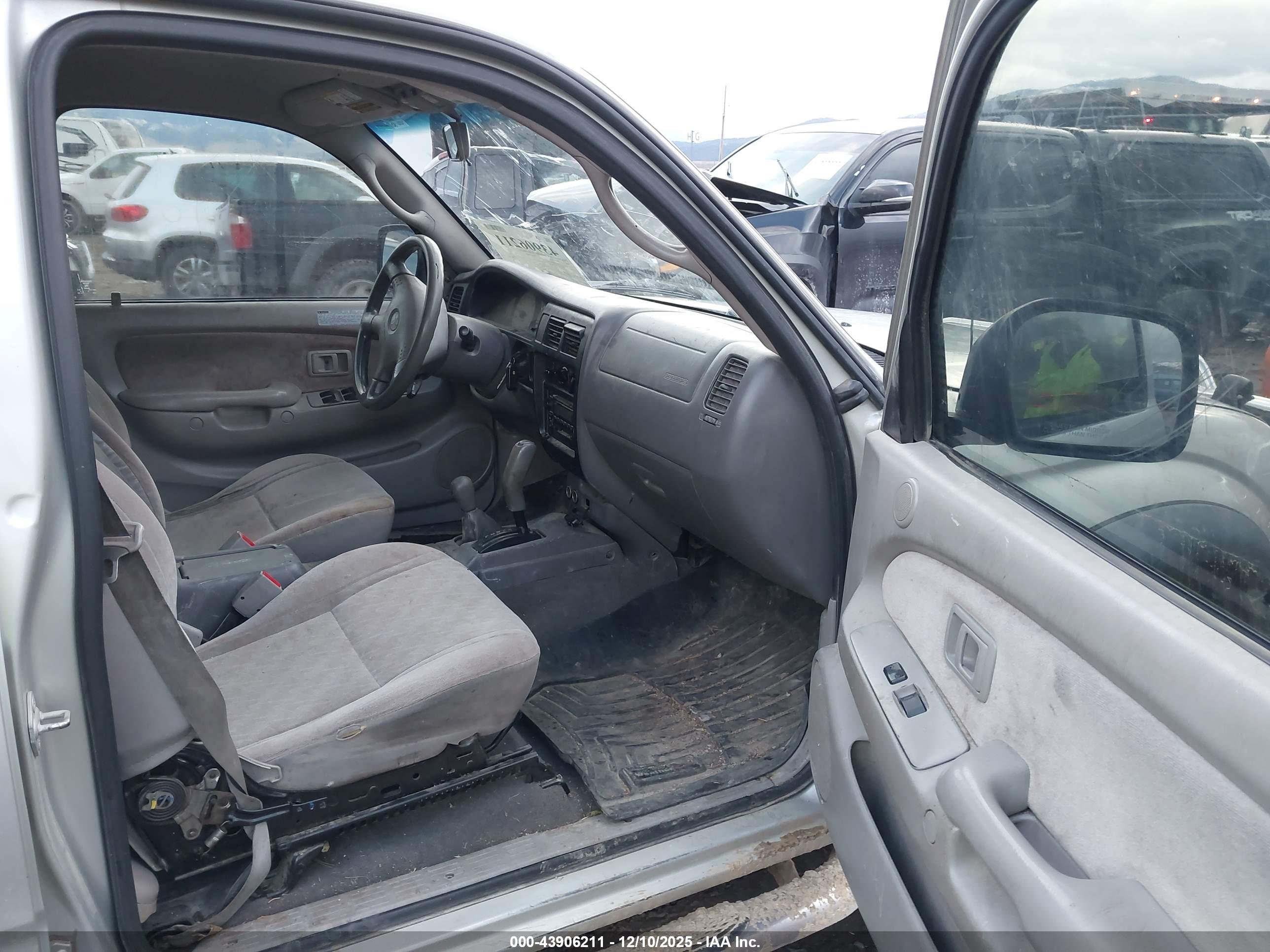 TOYOTA TACOMA image 5