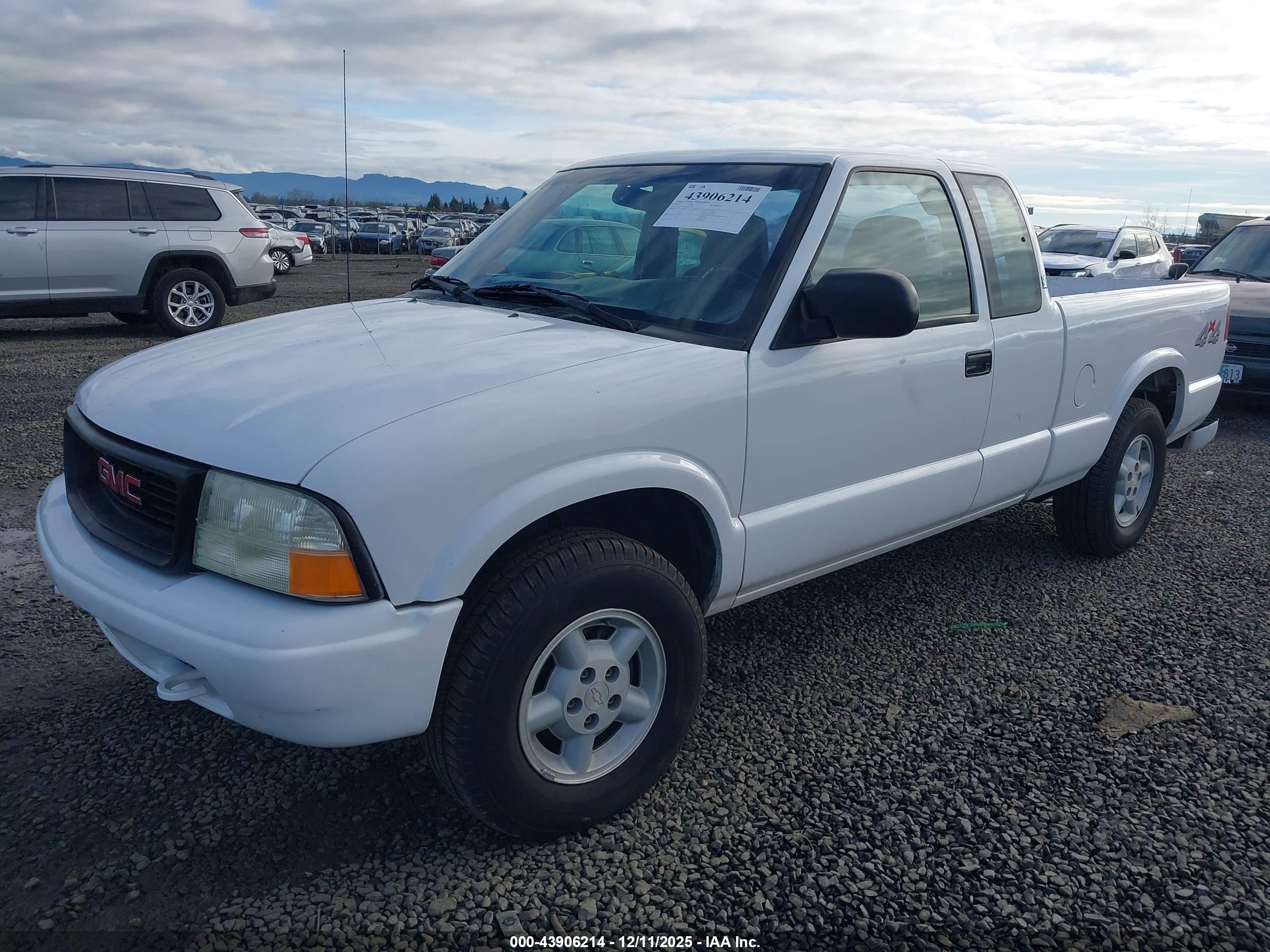 GMC SONOMA image 2