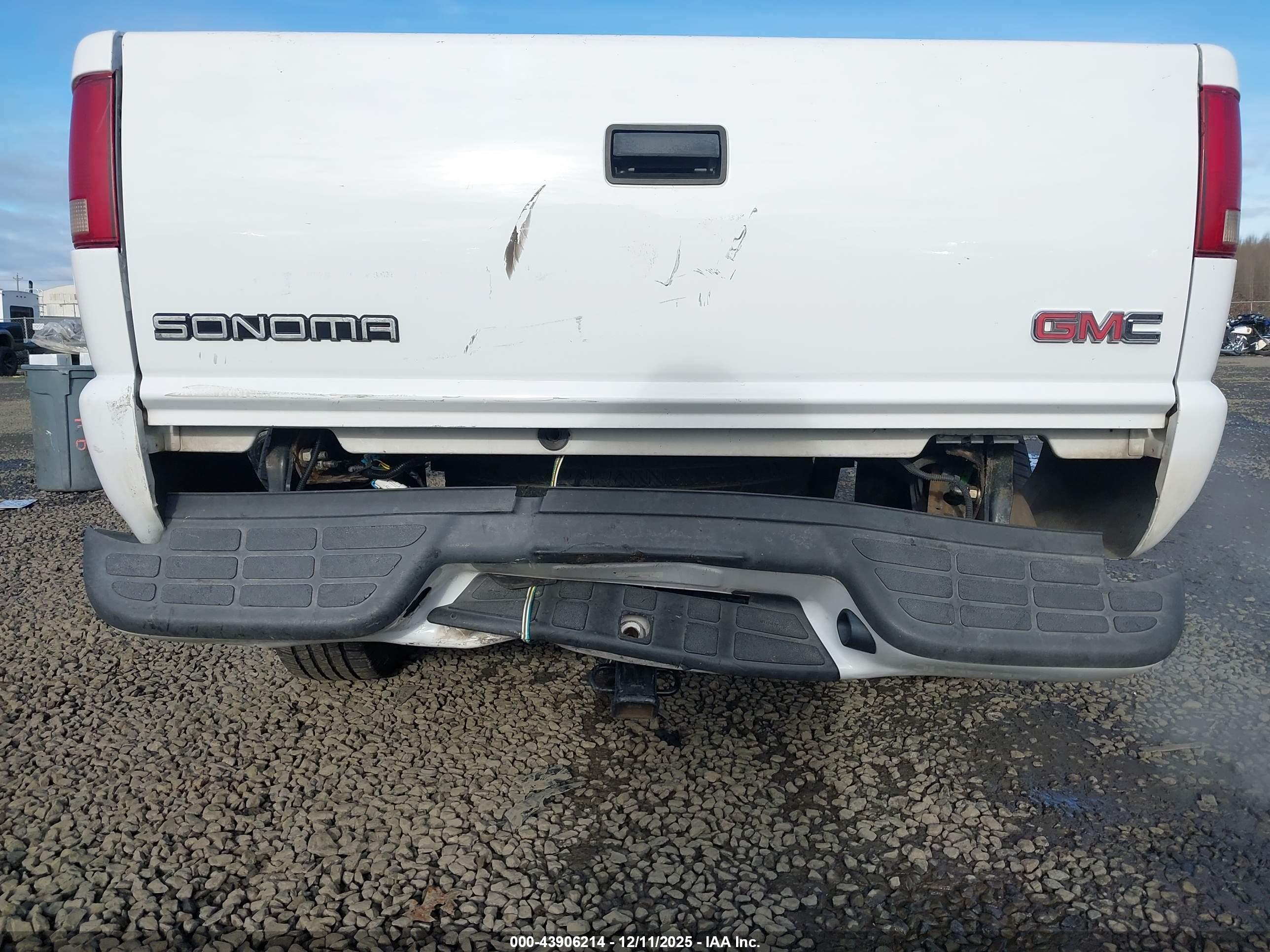 GMC SONOMA image 6
