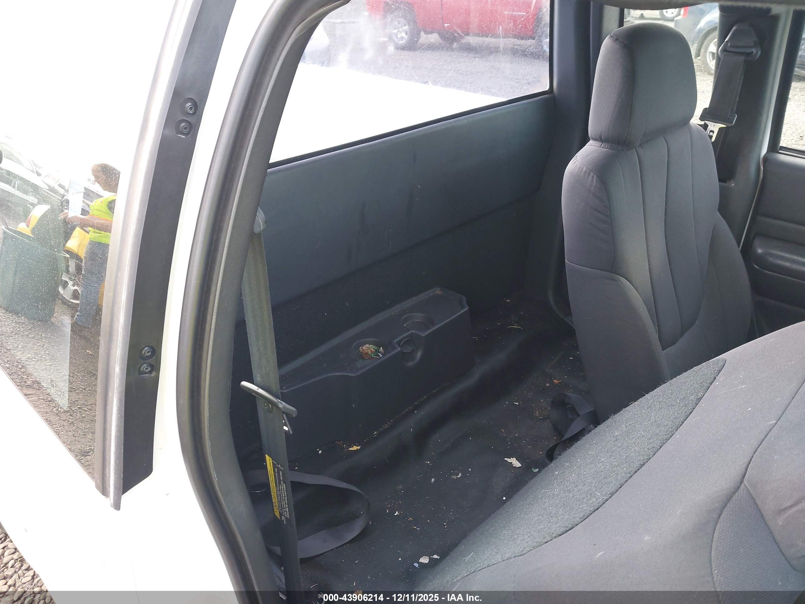 GMC SONOMA image 8