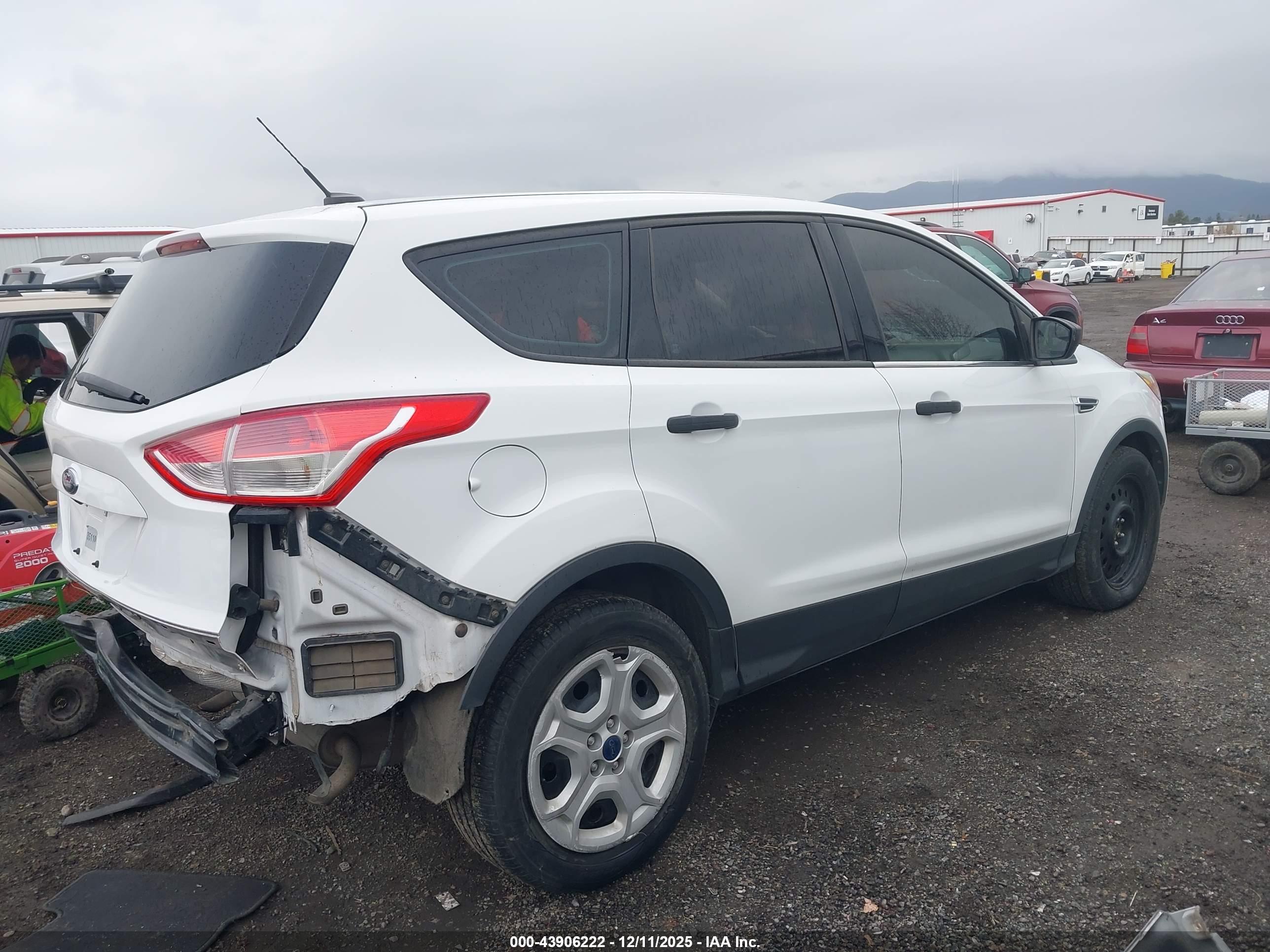 FORD ESCAPE image 4