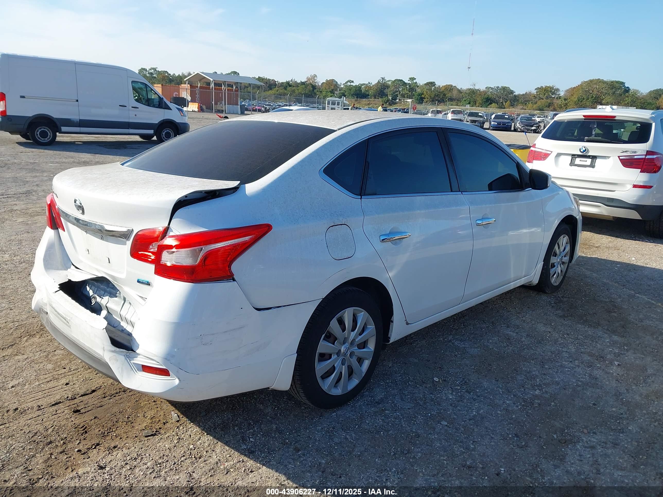 NISSAN SENTRA image 4