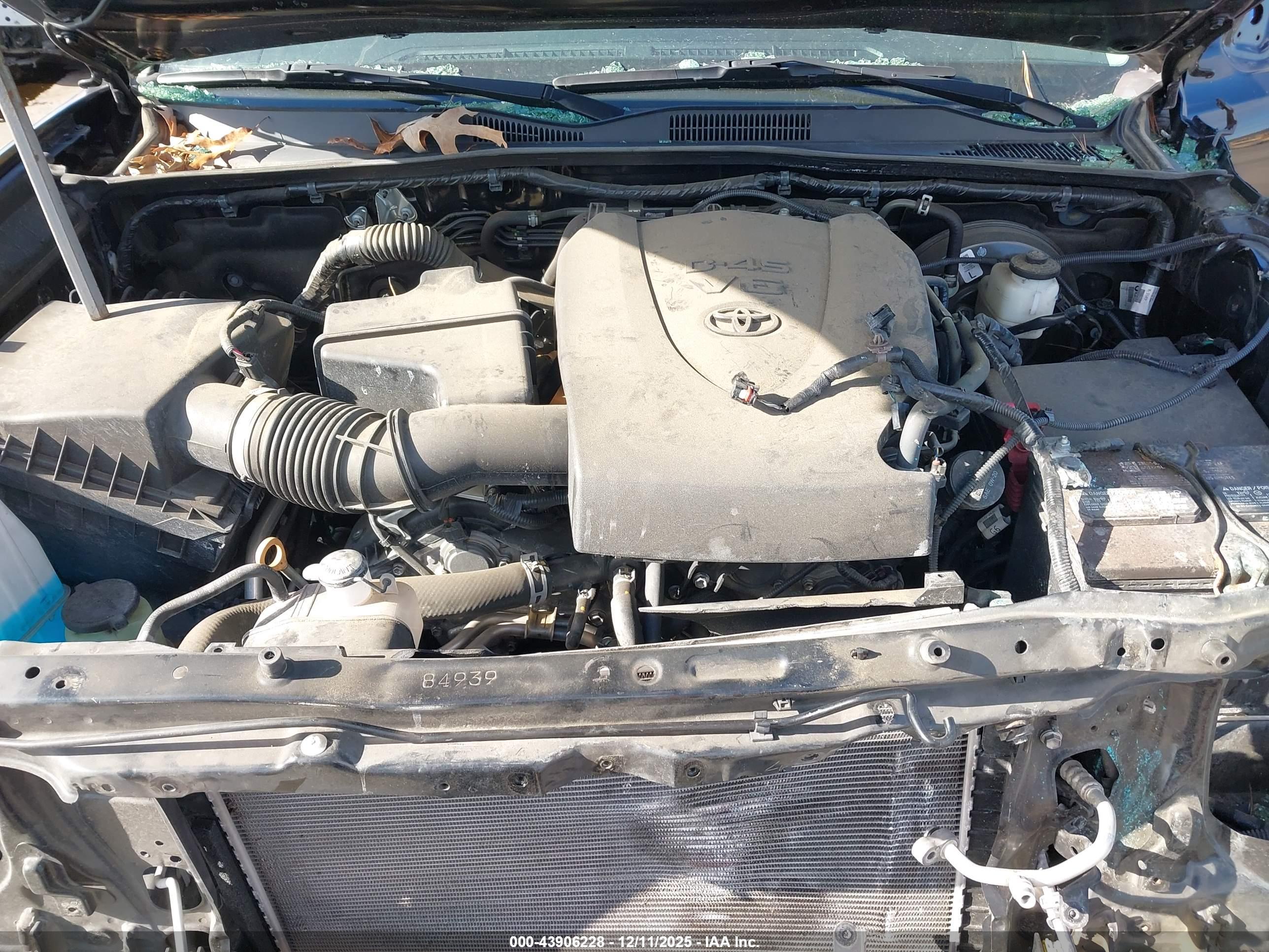 TOYOTA TACOMA image 10