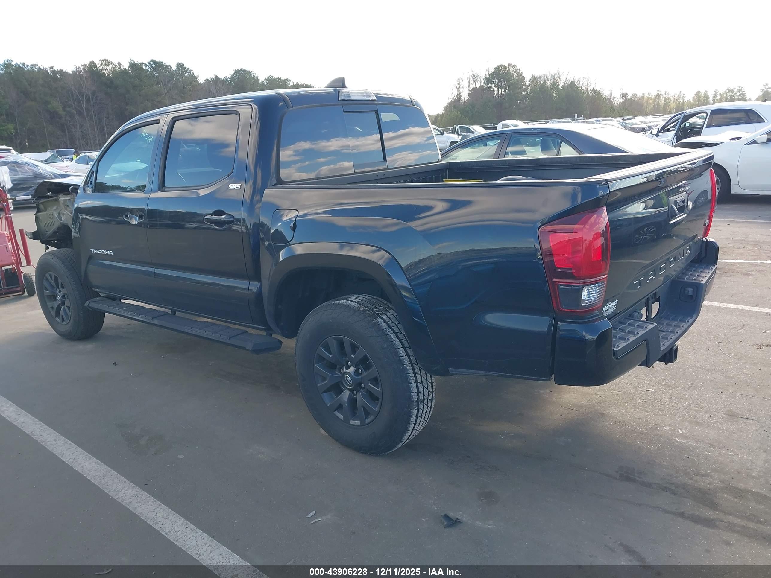 TOYOTA TACOMA image 3