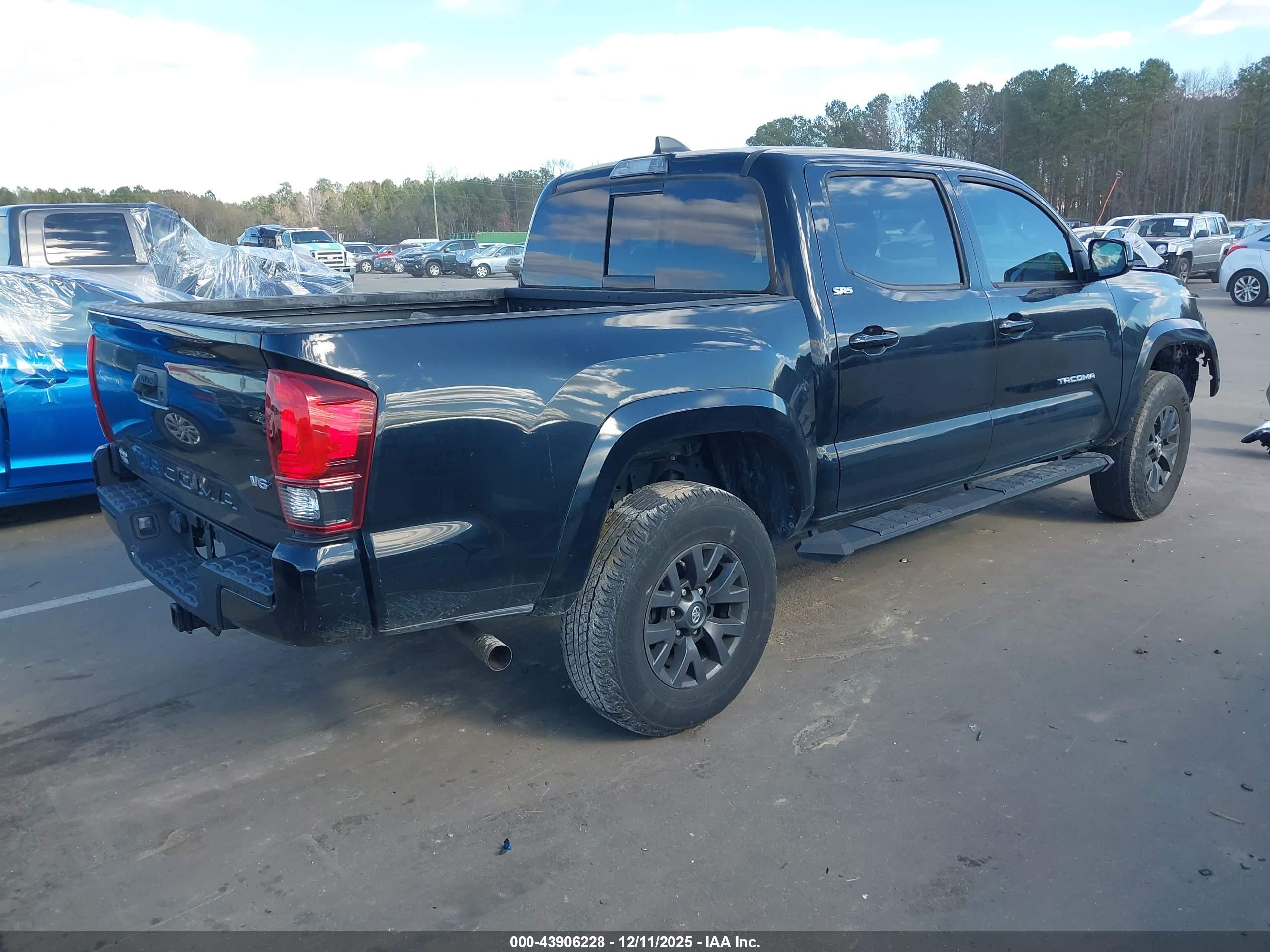 TOYOTA TACOMA image 4