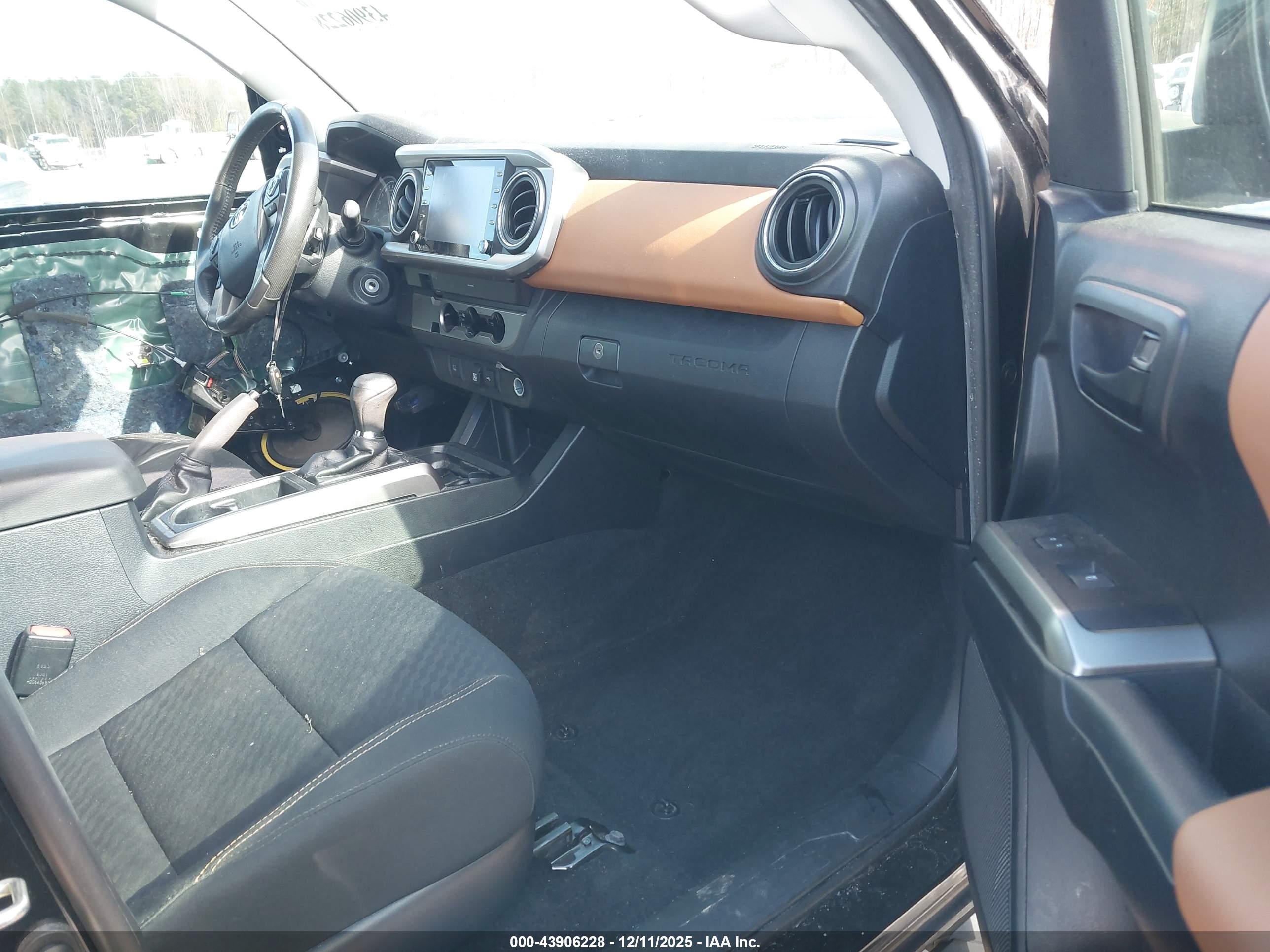 TOYOTA TACOMA image 5