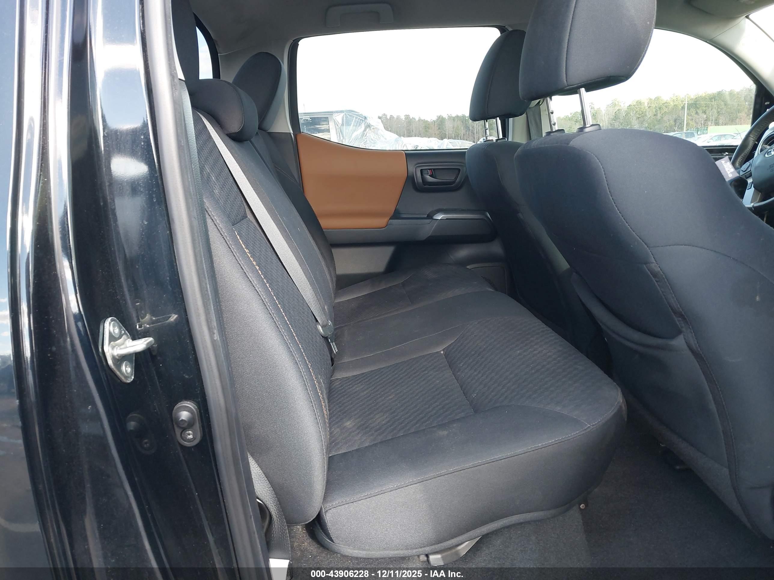 TOYOTA TACOMA image 8