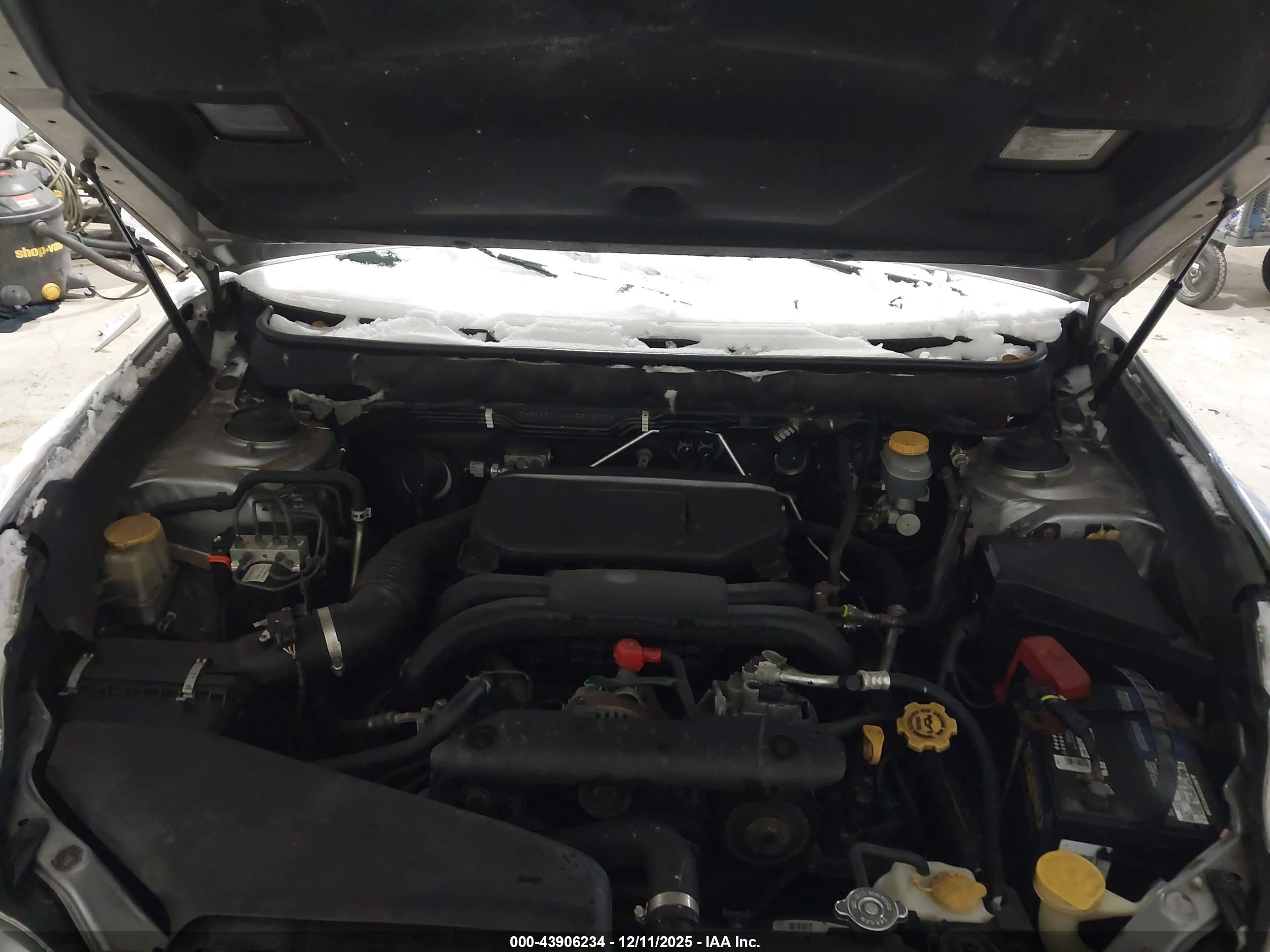 SUBARU OUTBACK image 10