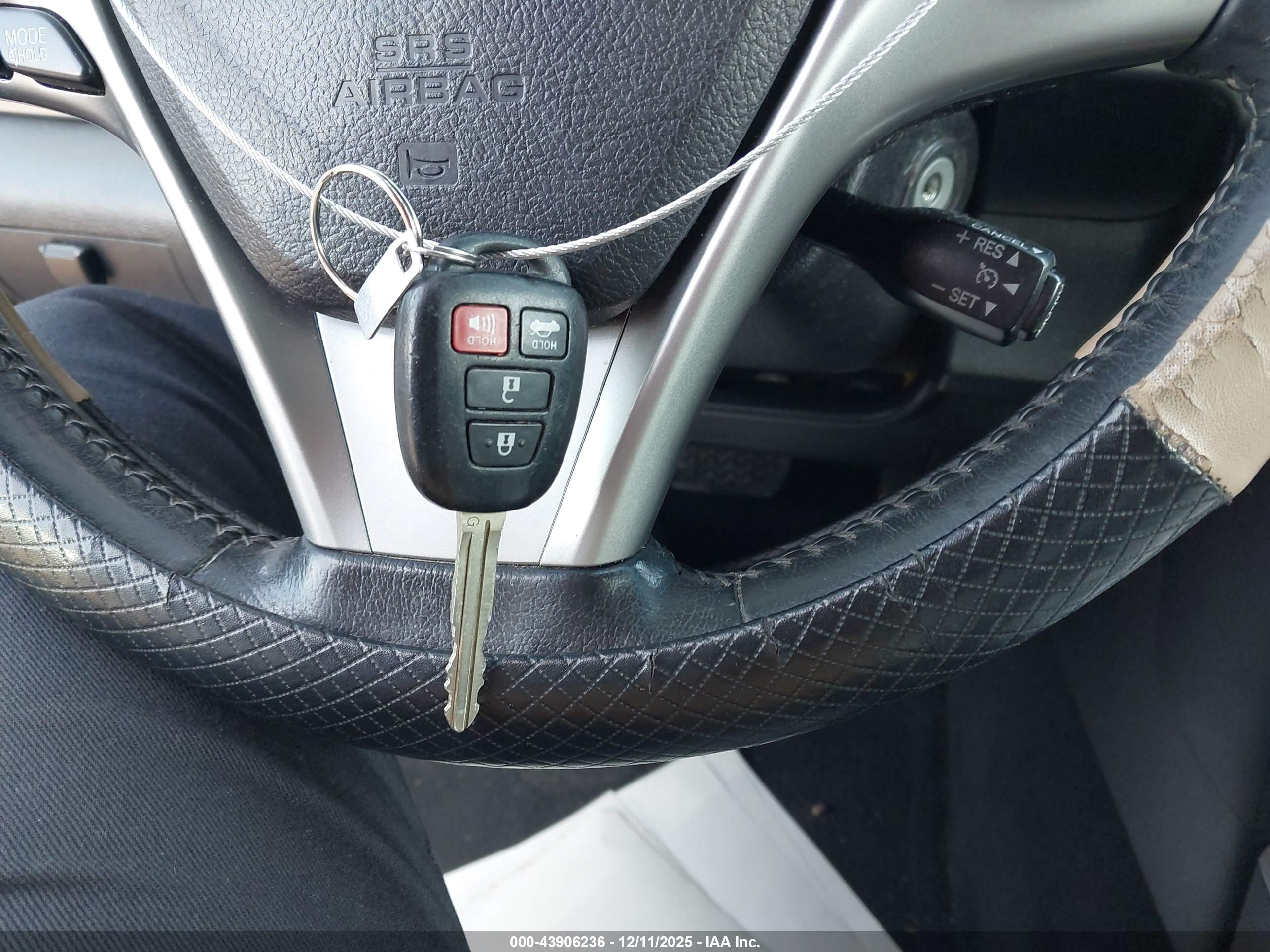 TOYOTA CAMRY image 11