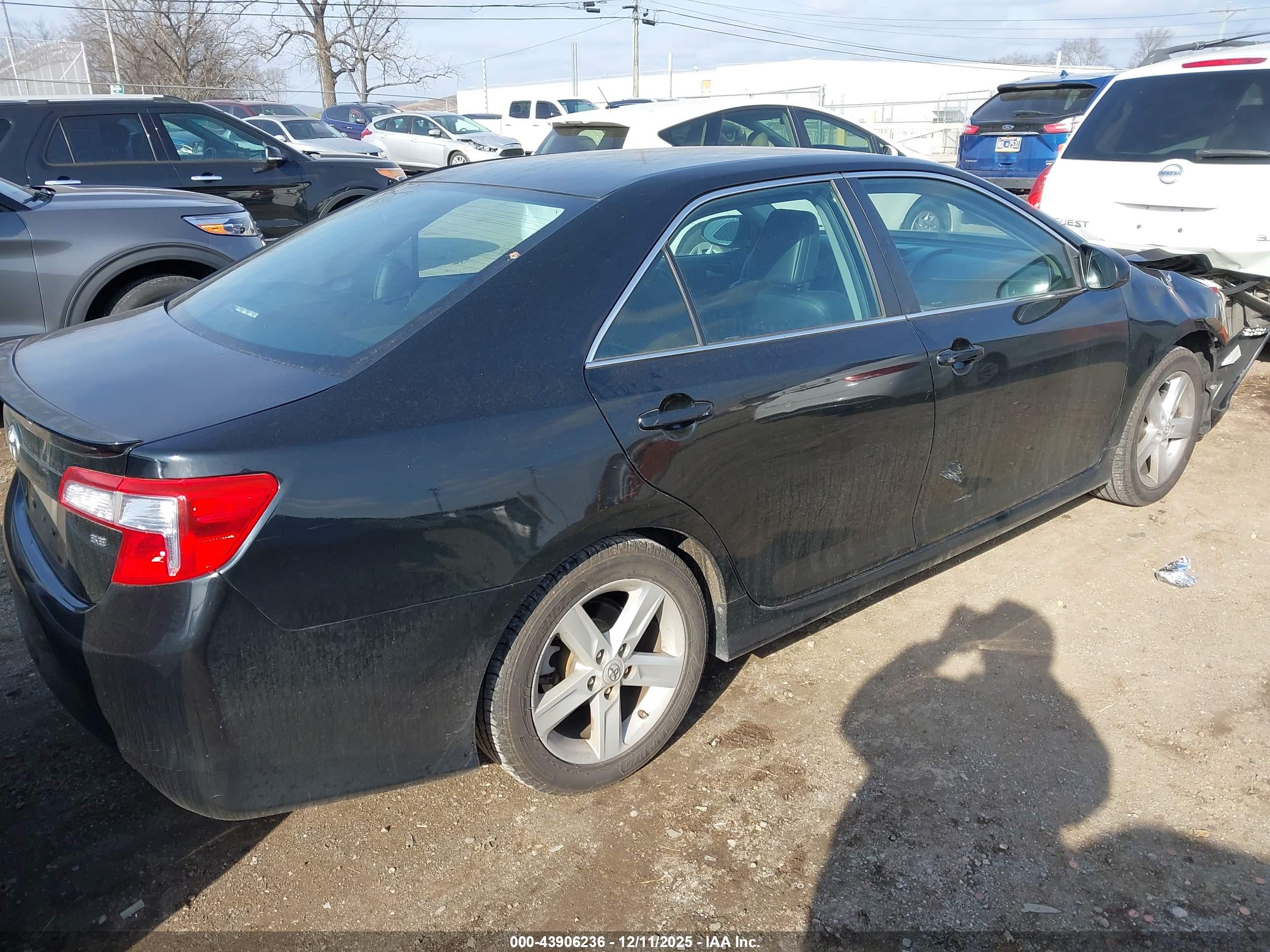 TOYOTA CAMRY image 4