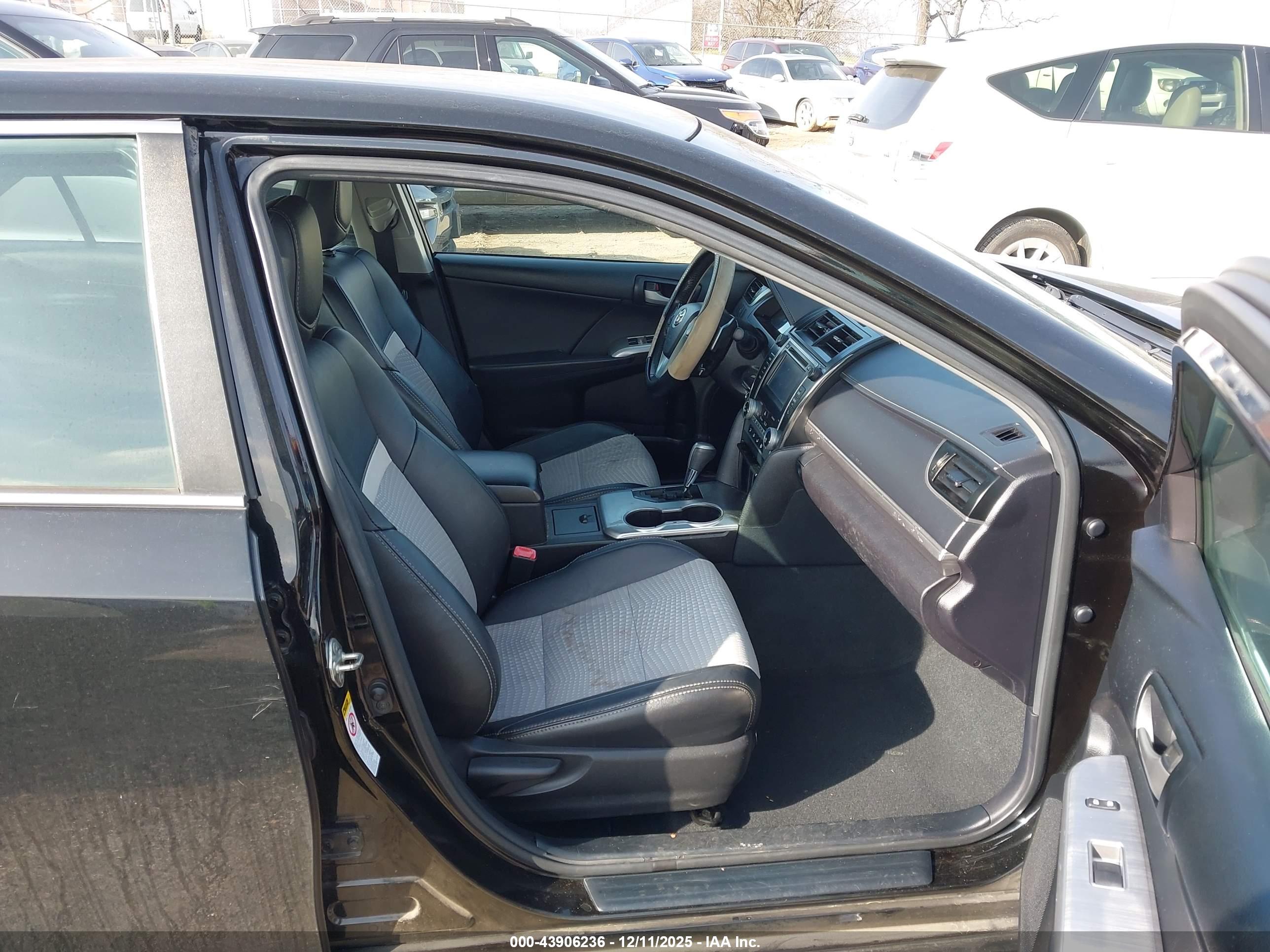 TOYOTA CAMRY image 5