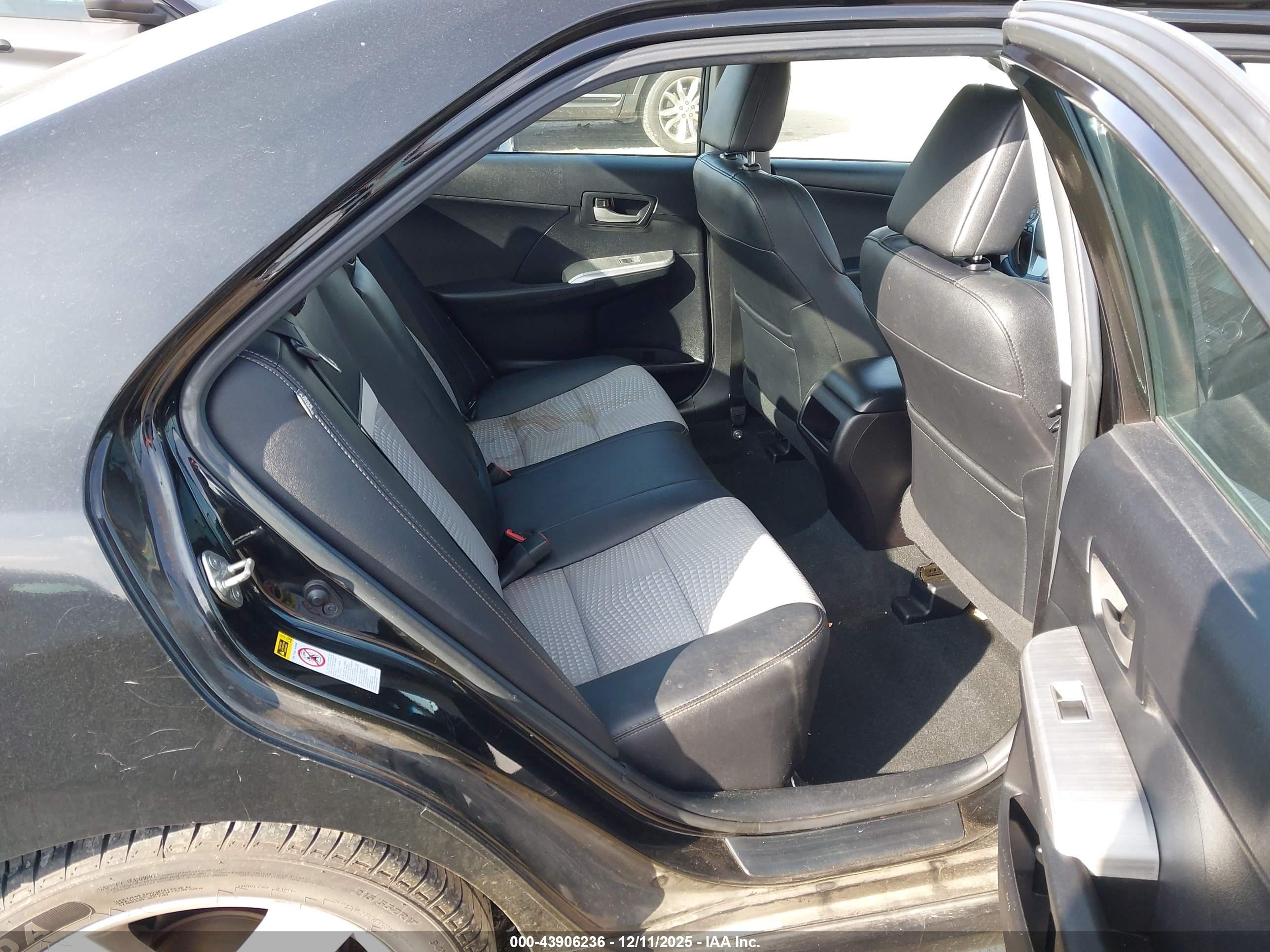 TOYOTA CAMRY image 8