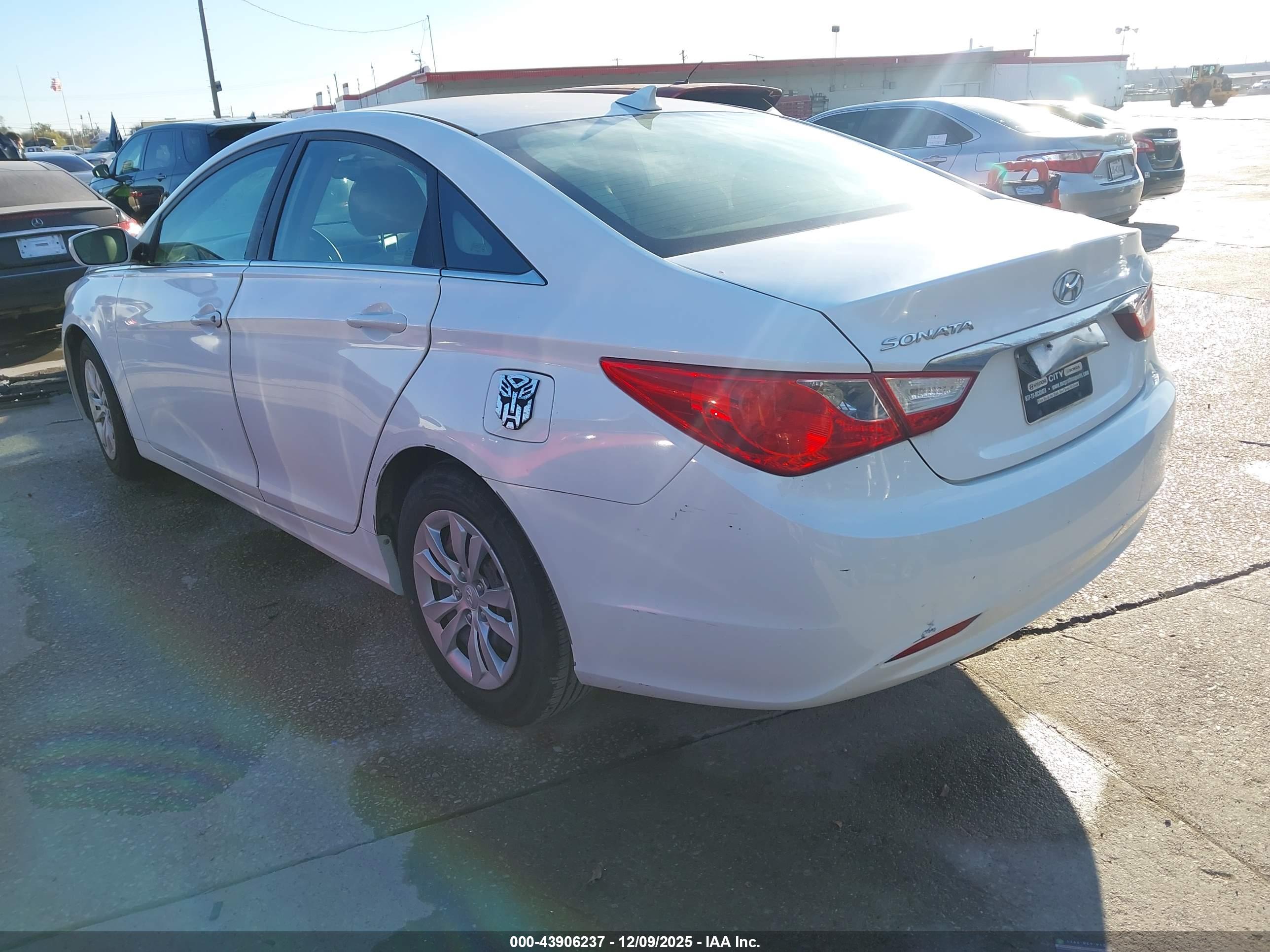 HYUNDAI SONATA image 3