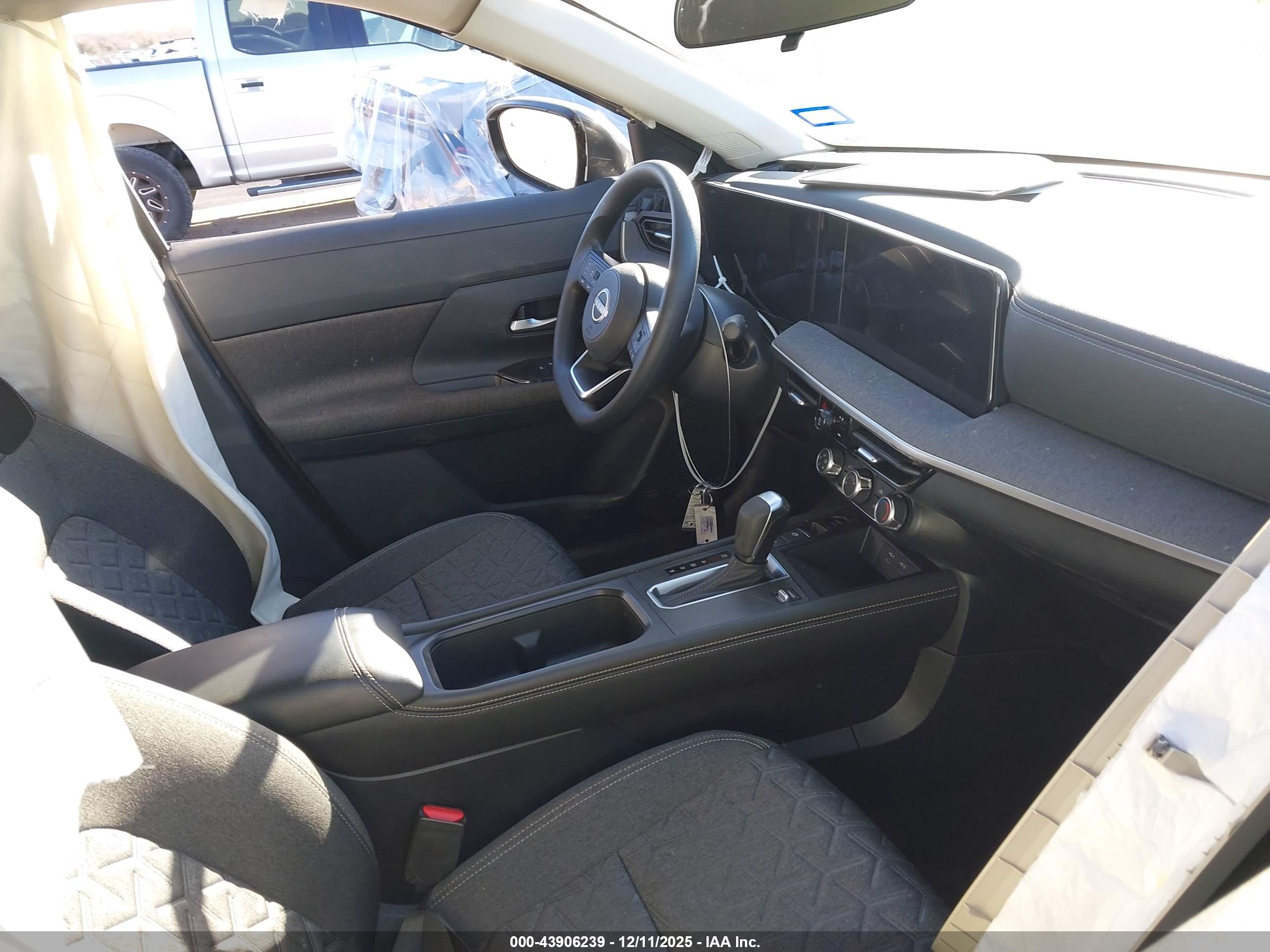 NISSAN KICKS image 5
