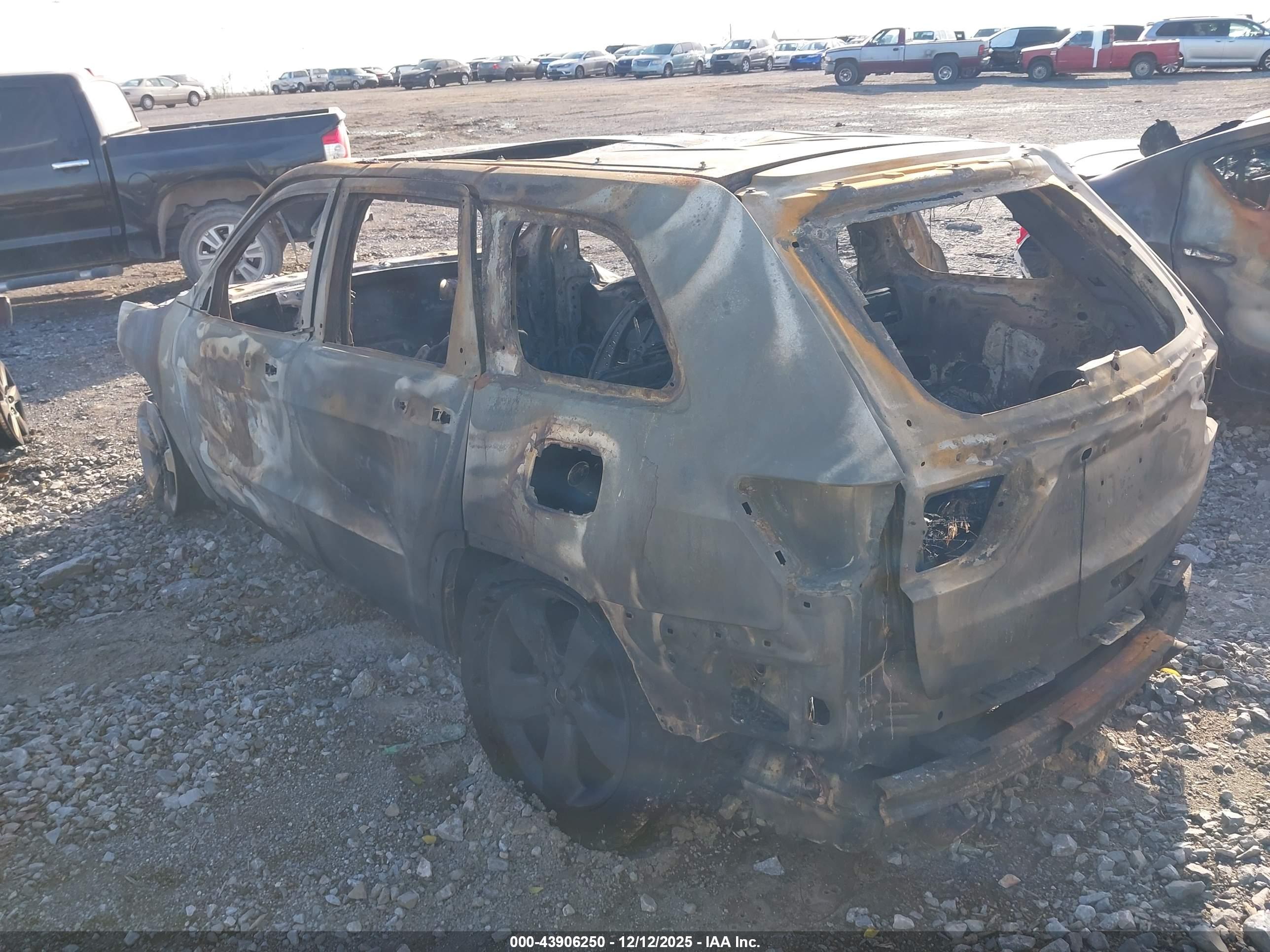 JEEP GRAND image 3
