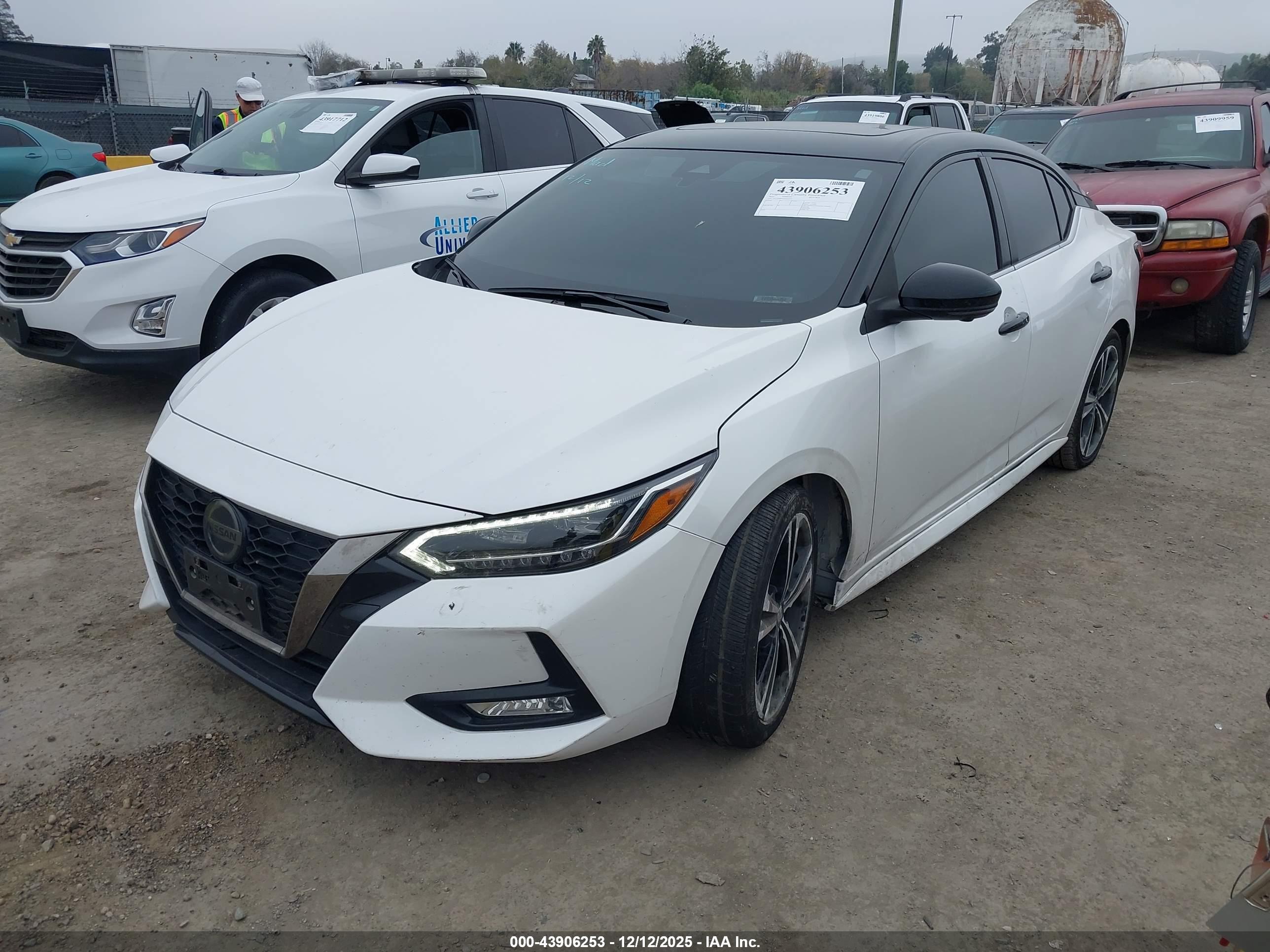 NISSAN SENTRA image 2