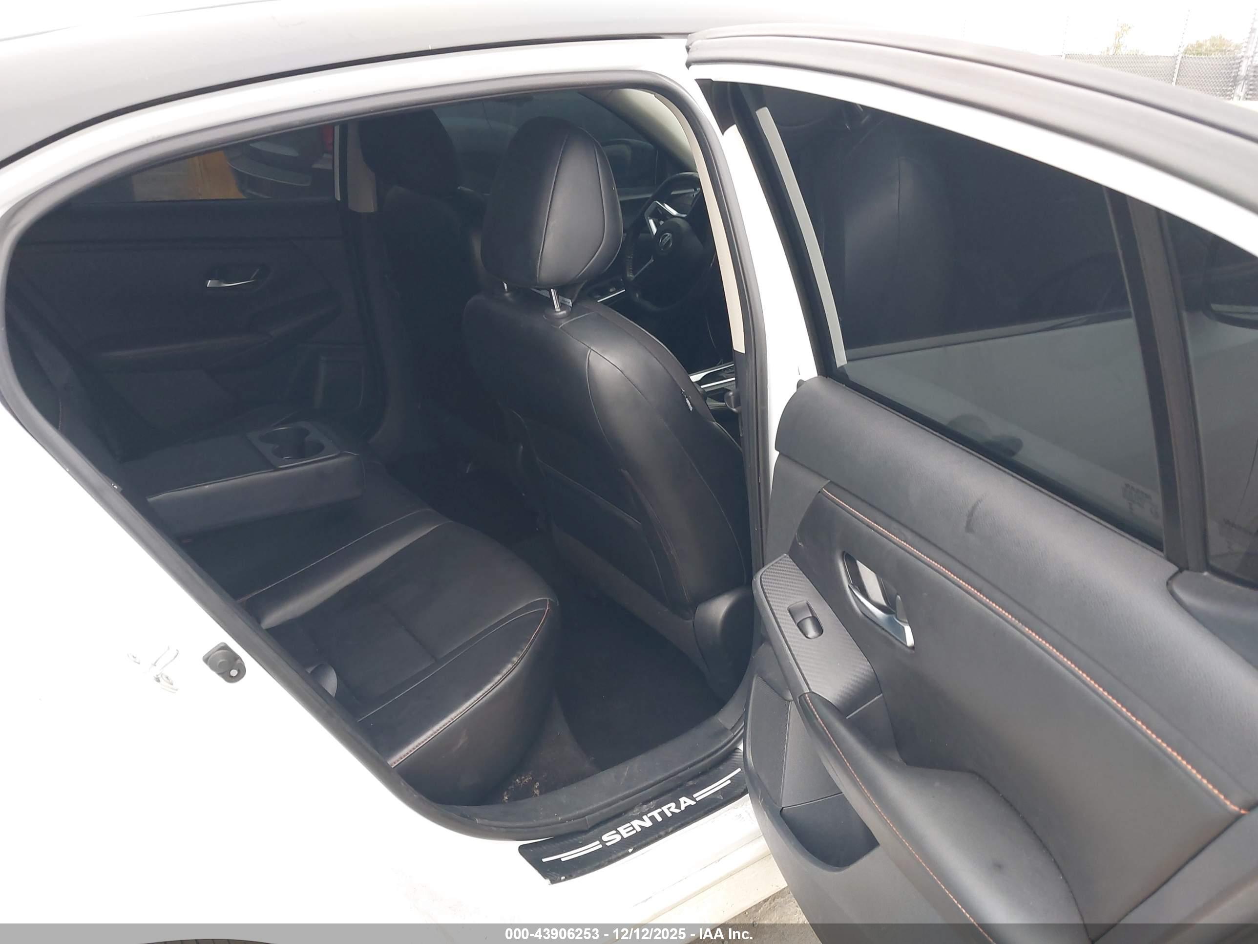 NISSAN SENTRA image 8