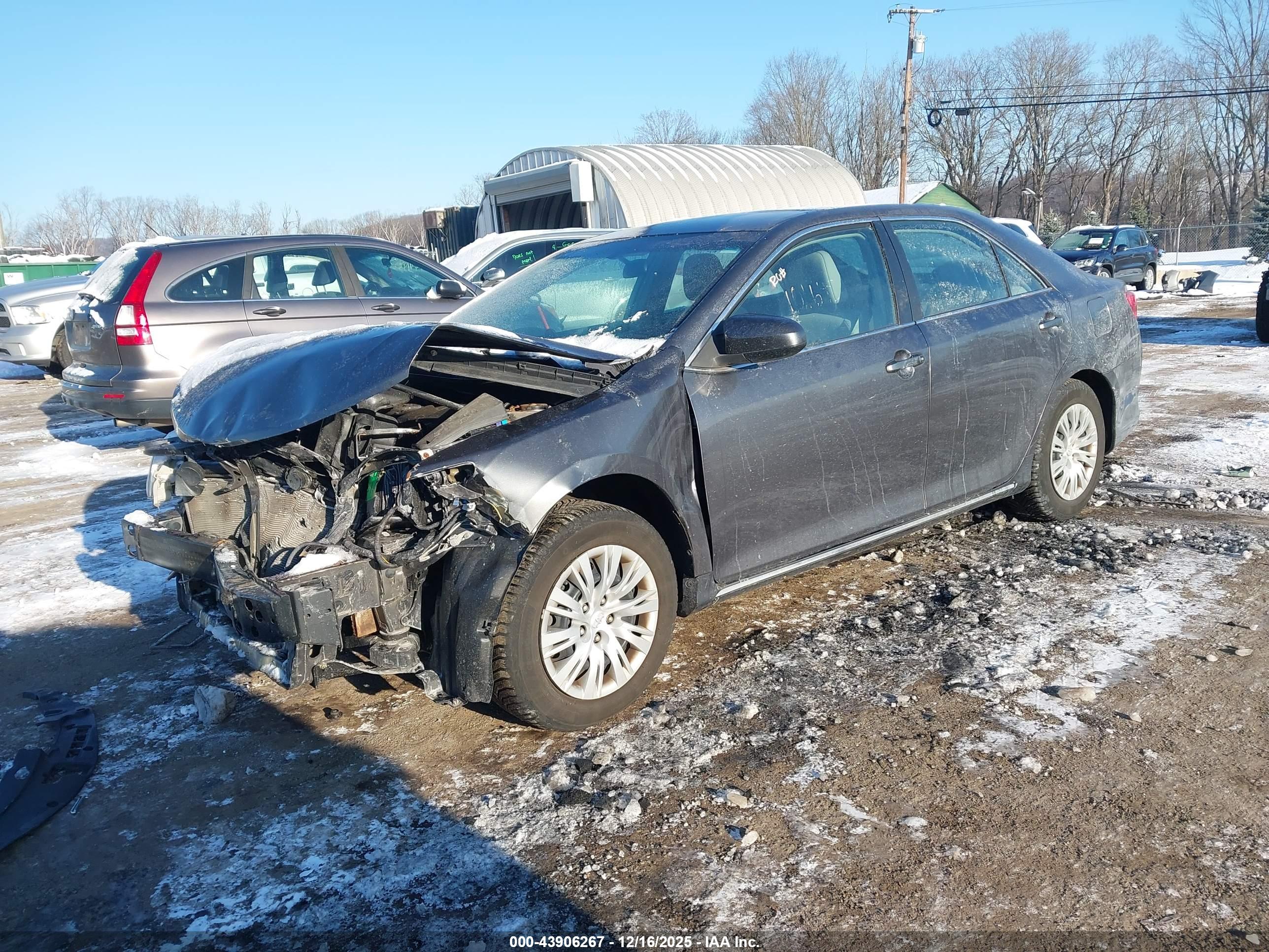 TOYOTA CAMRY image 2