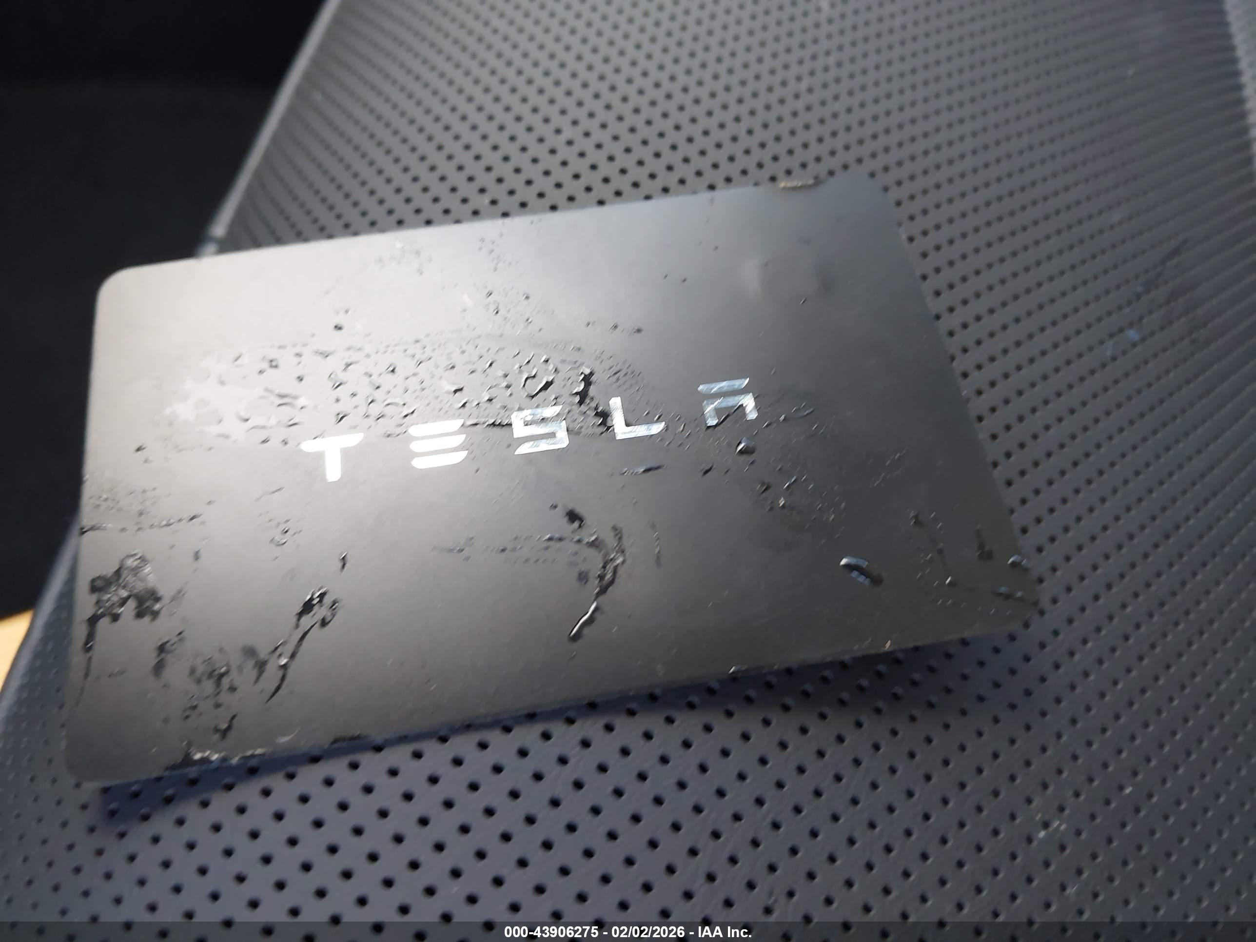 TESLA MODEL image 11