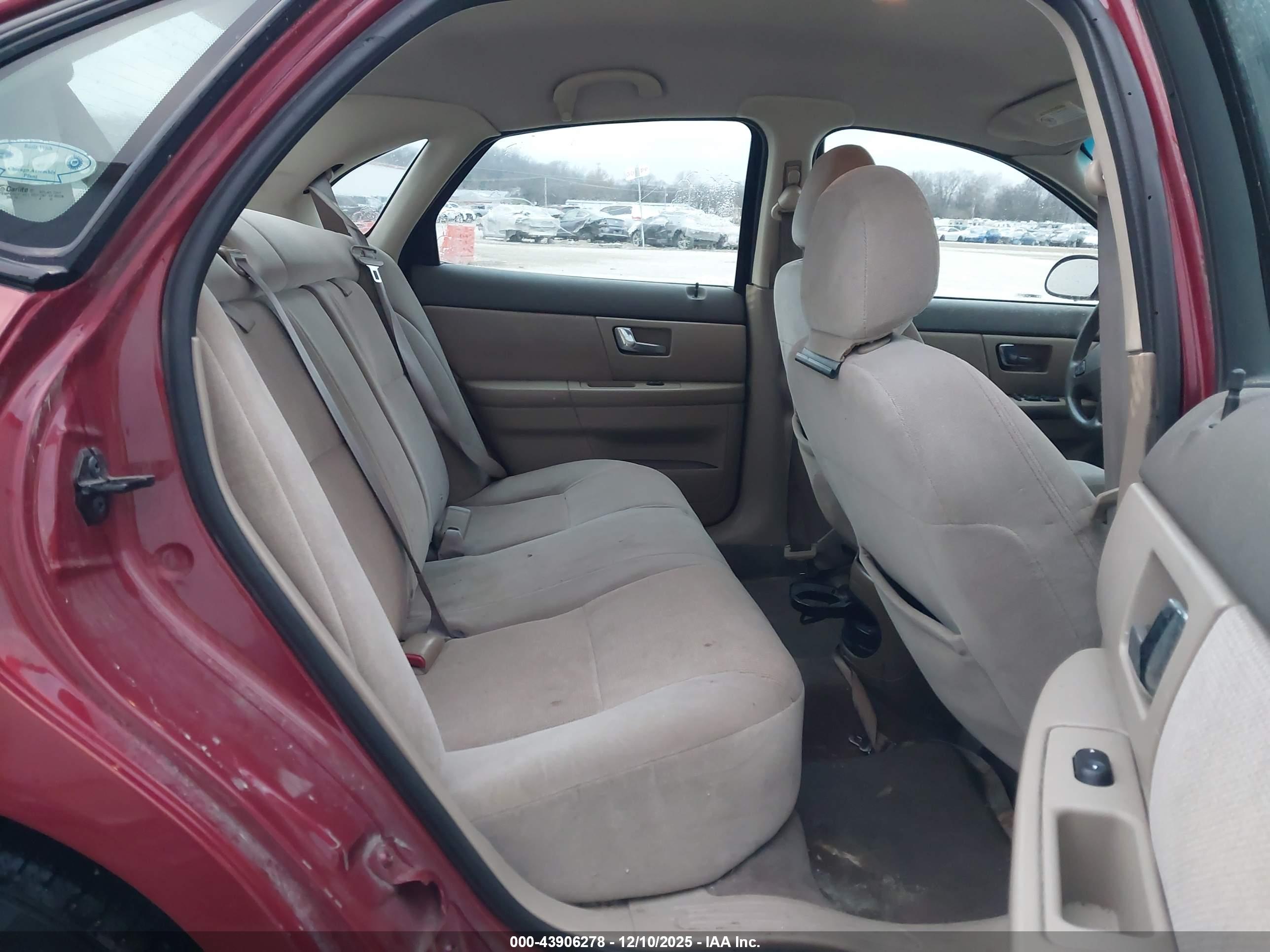 FORD TAURUS image 8