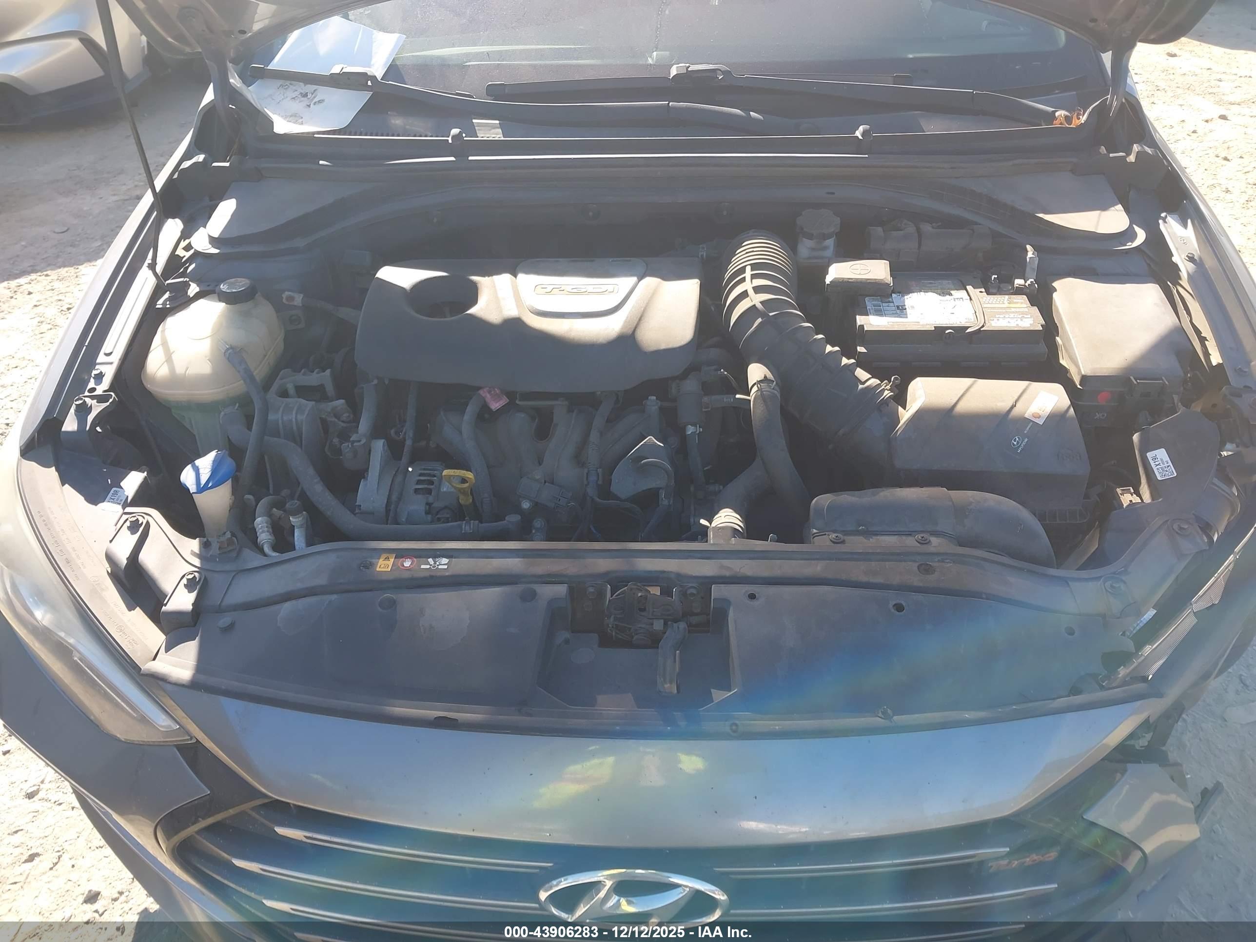 HYUNDAI ELANTRA image 10