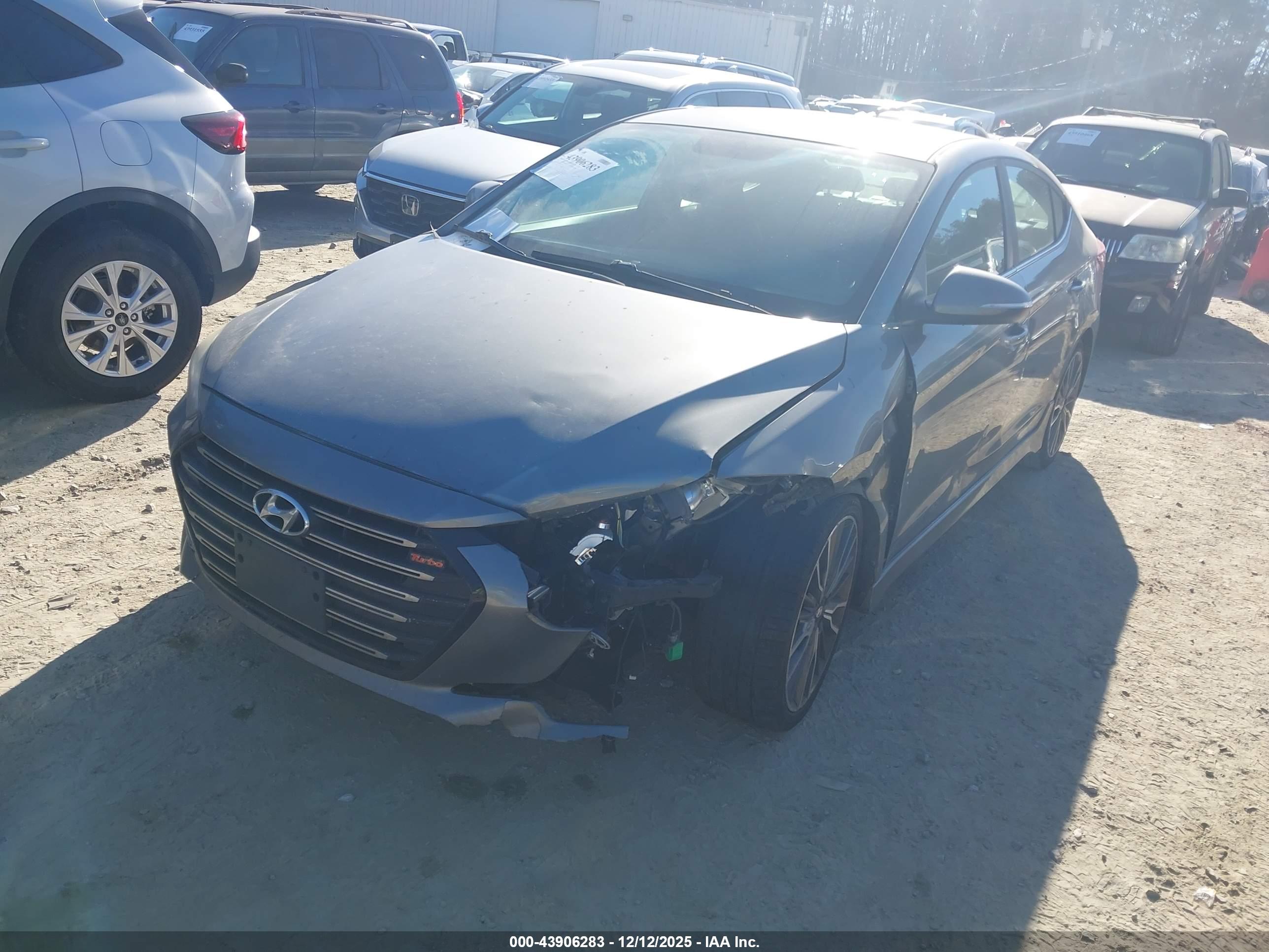 HYUNDAI ELANTRA image 2