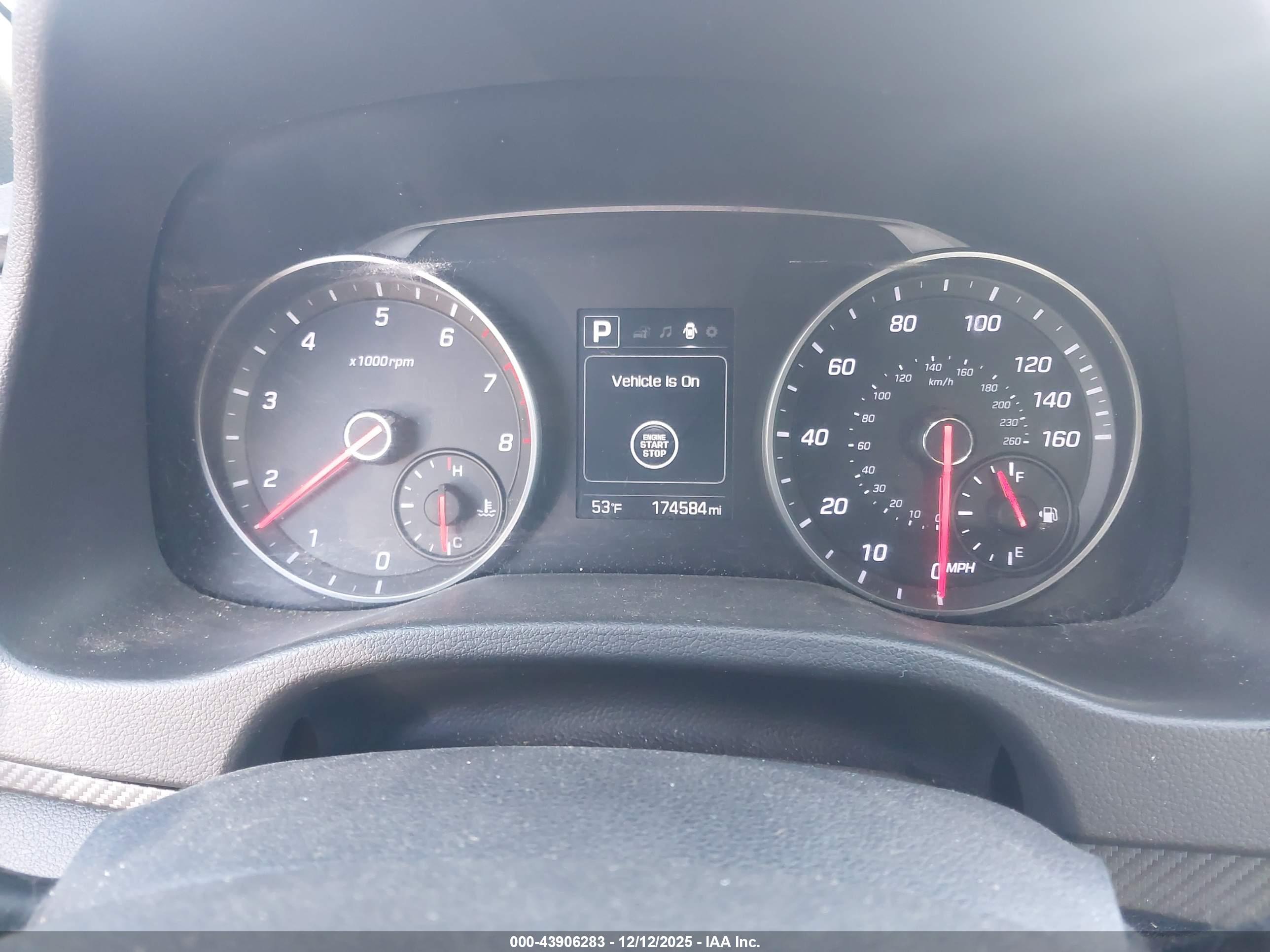 HYUNDAI ELANTRA image 7