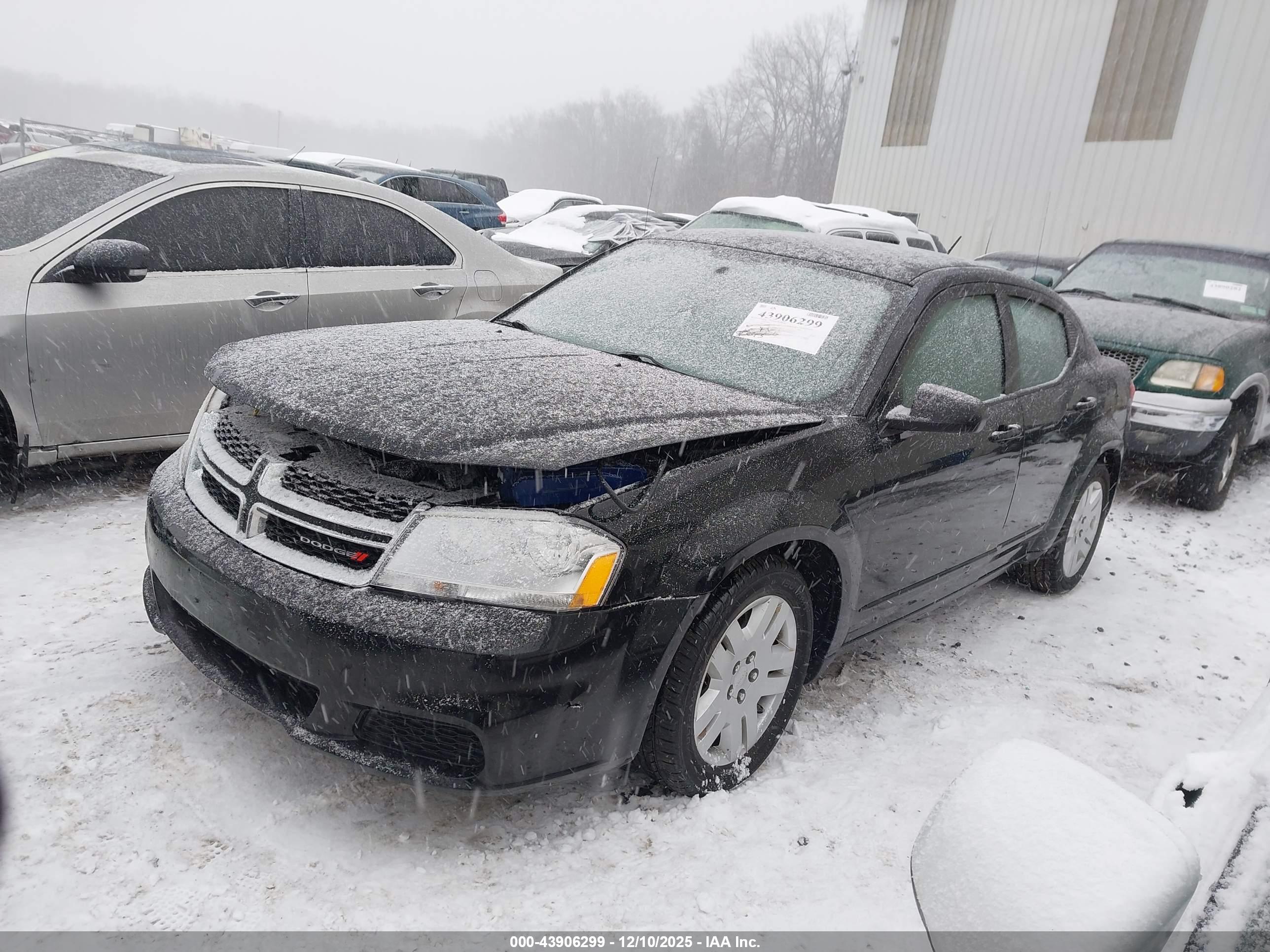 DODGE AVENGER image 2