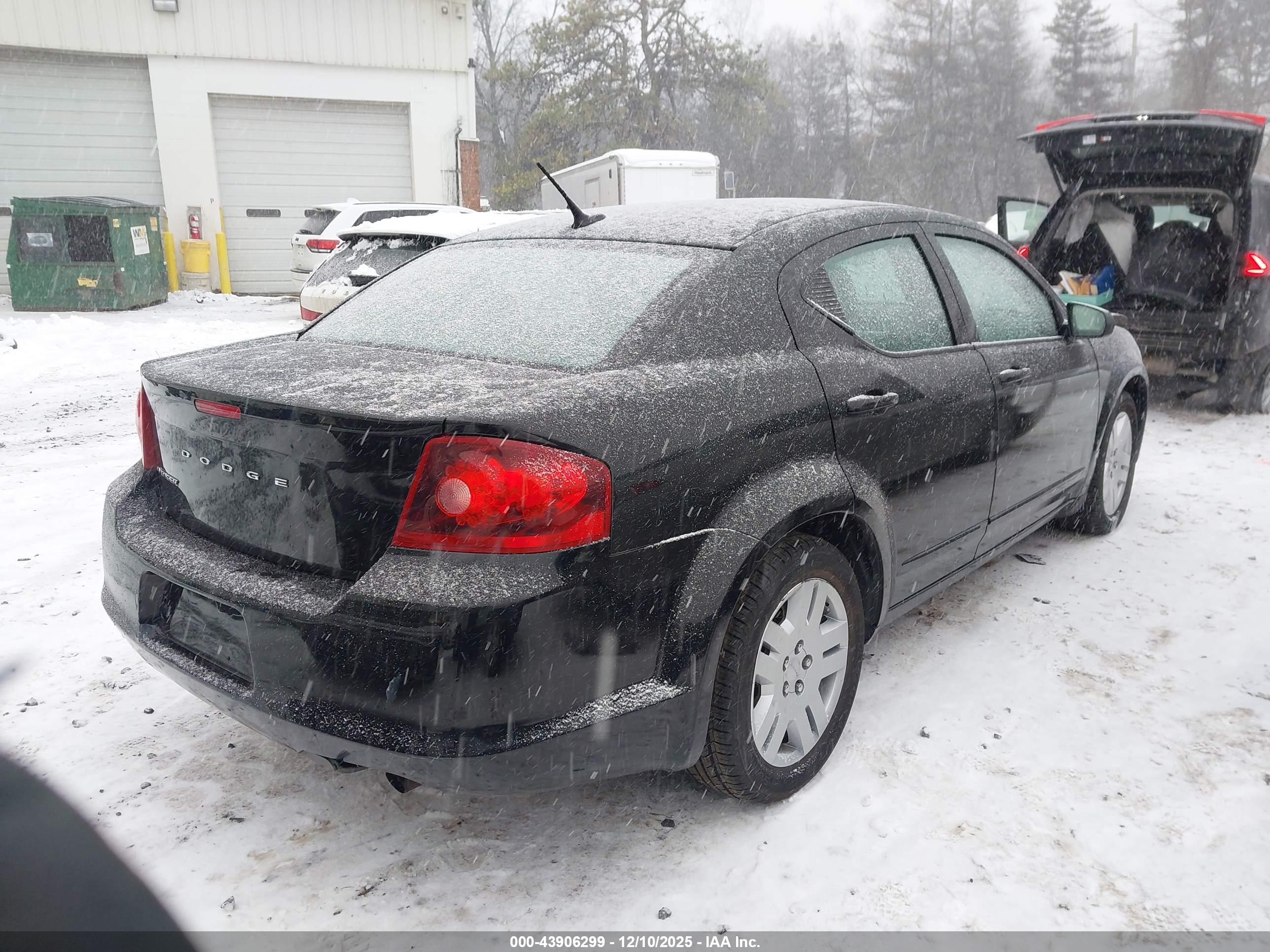 DODGE AVENGER image 4