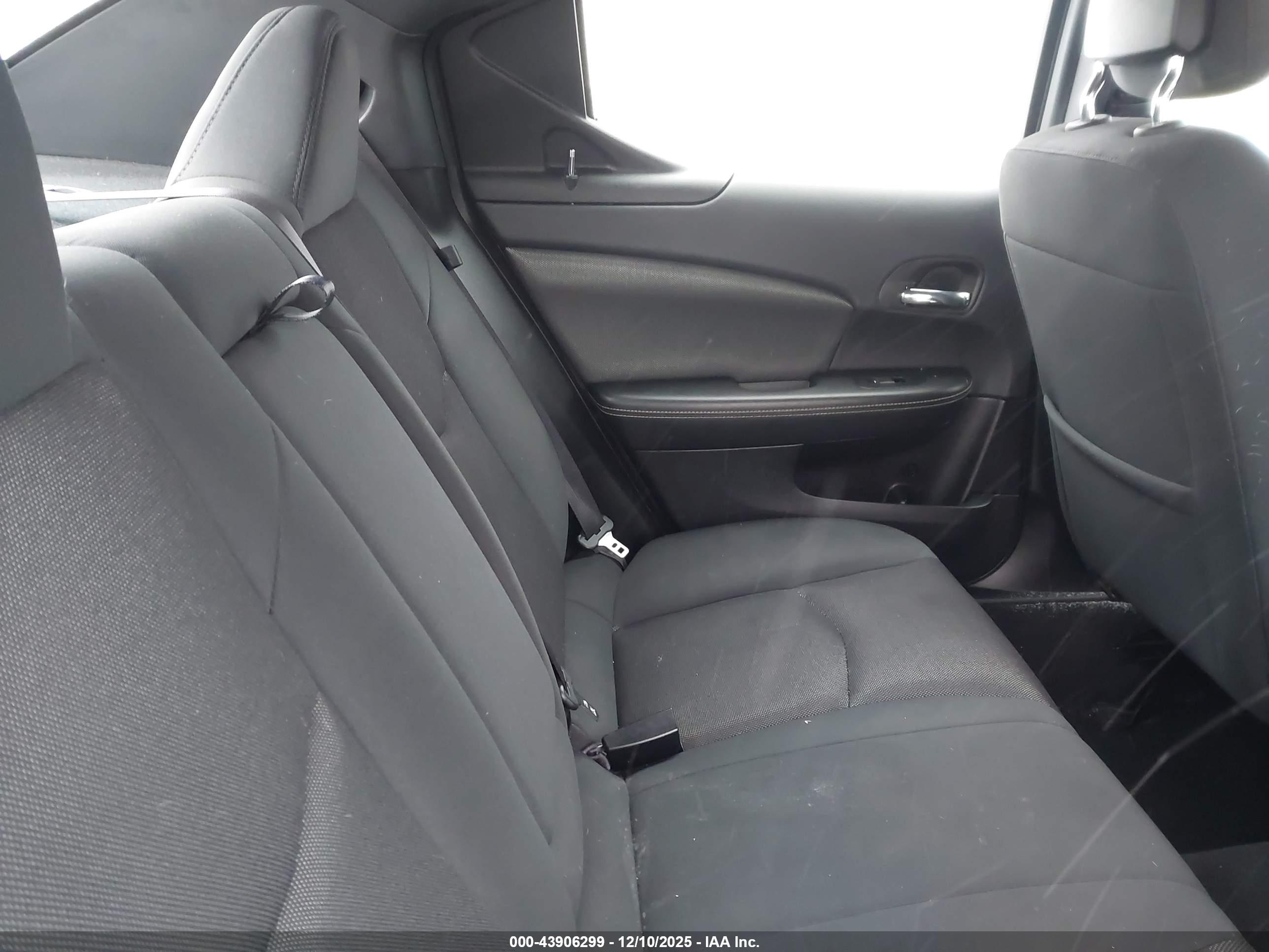 DODGE AVENGER image 8