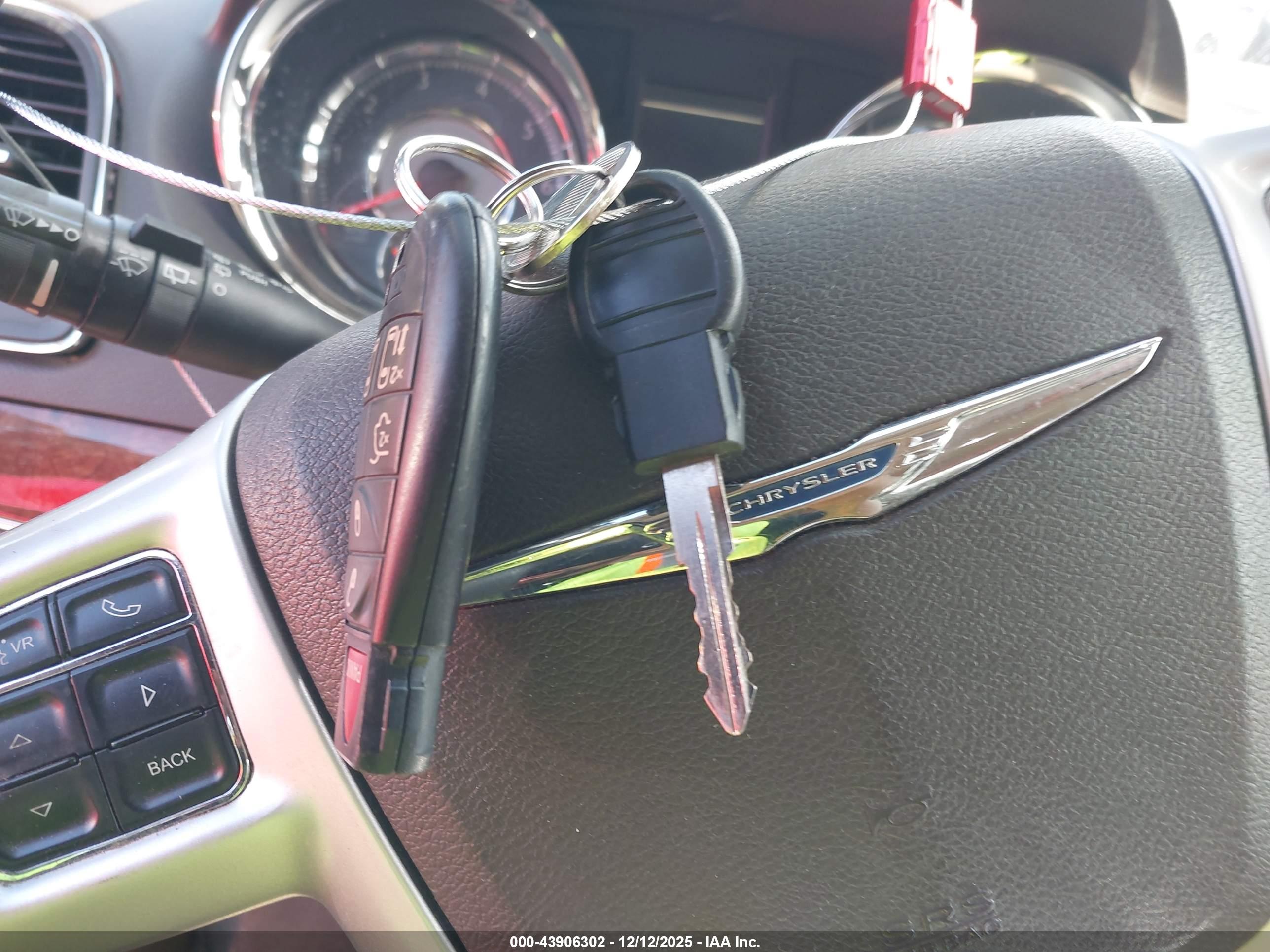 CHRYSLER TOWN image 11