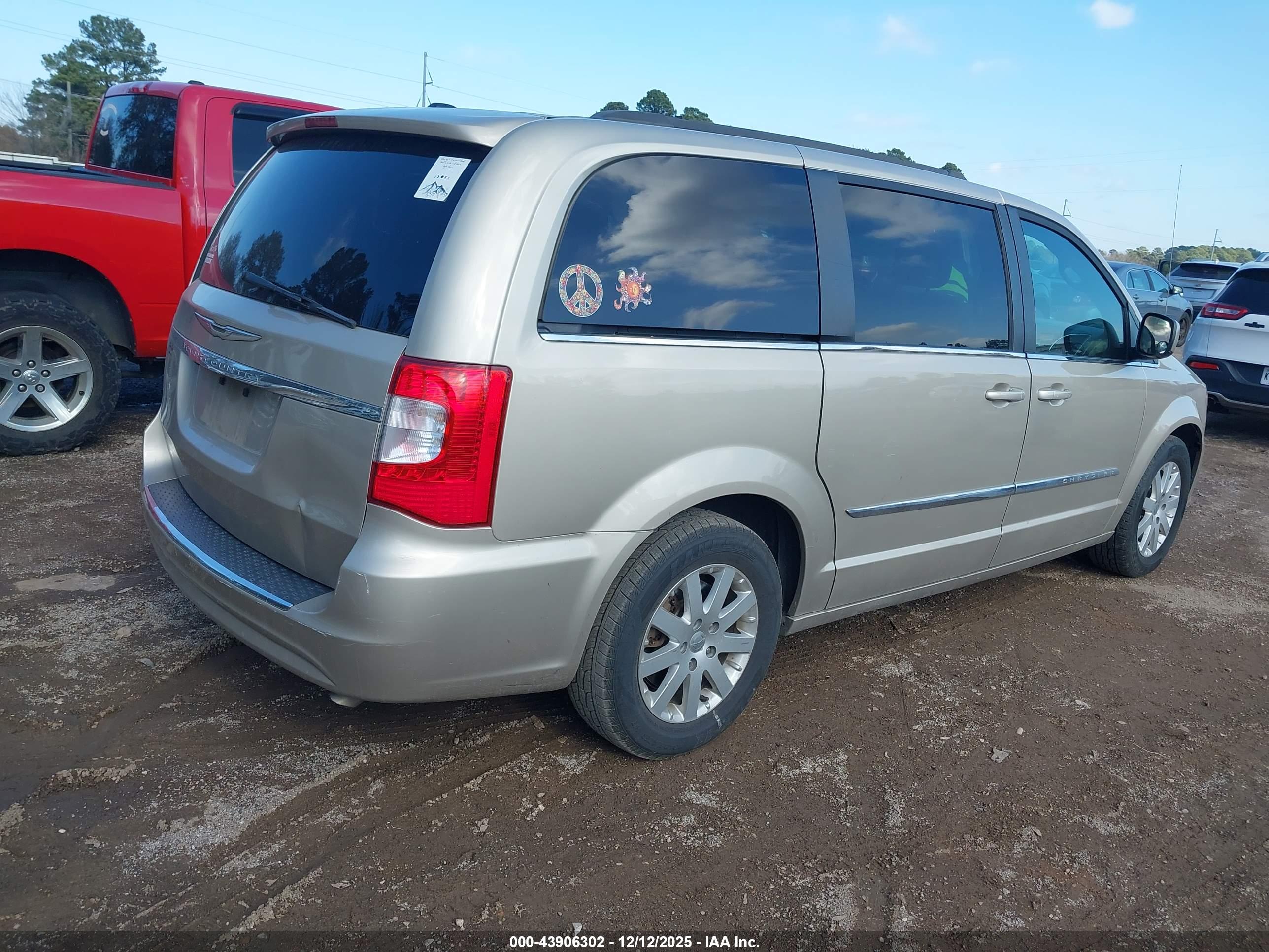 CHRYSLER TOWN image 4