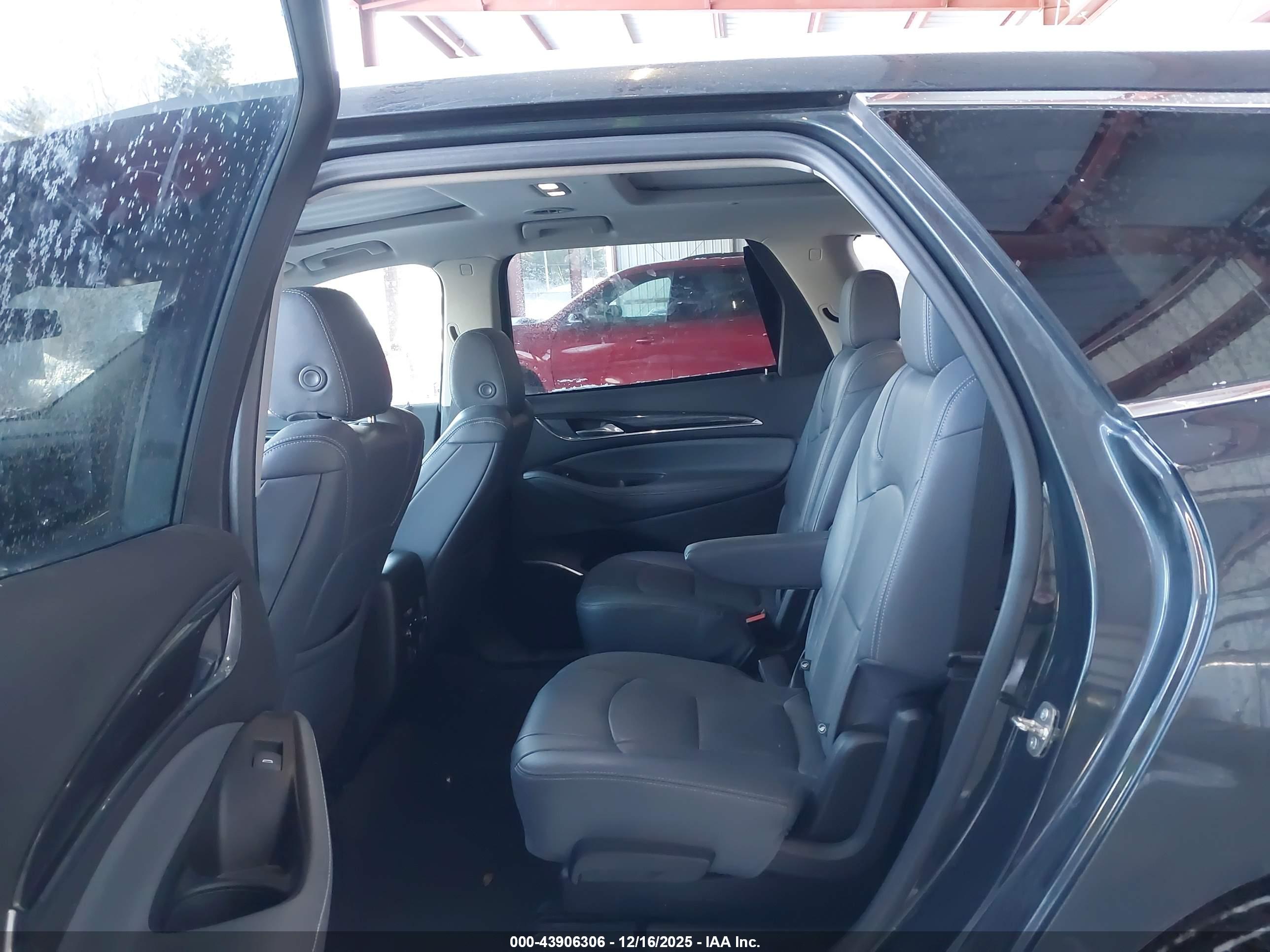 BUICK ENCLAVE image 8