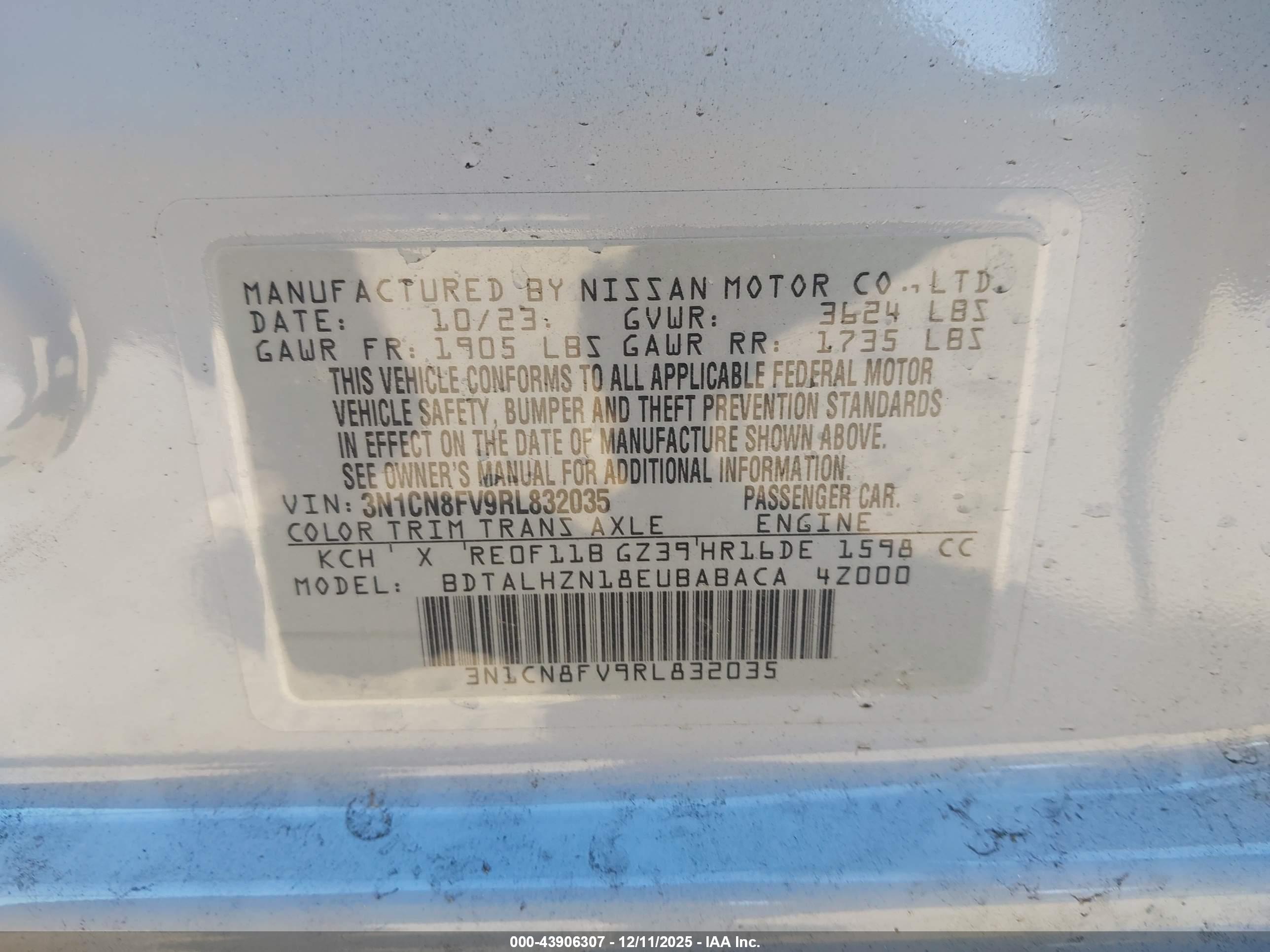 NISSAN VERSA image 9