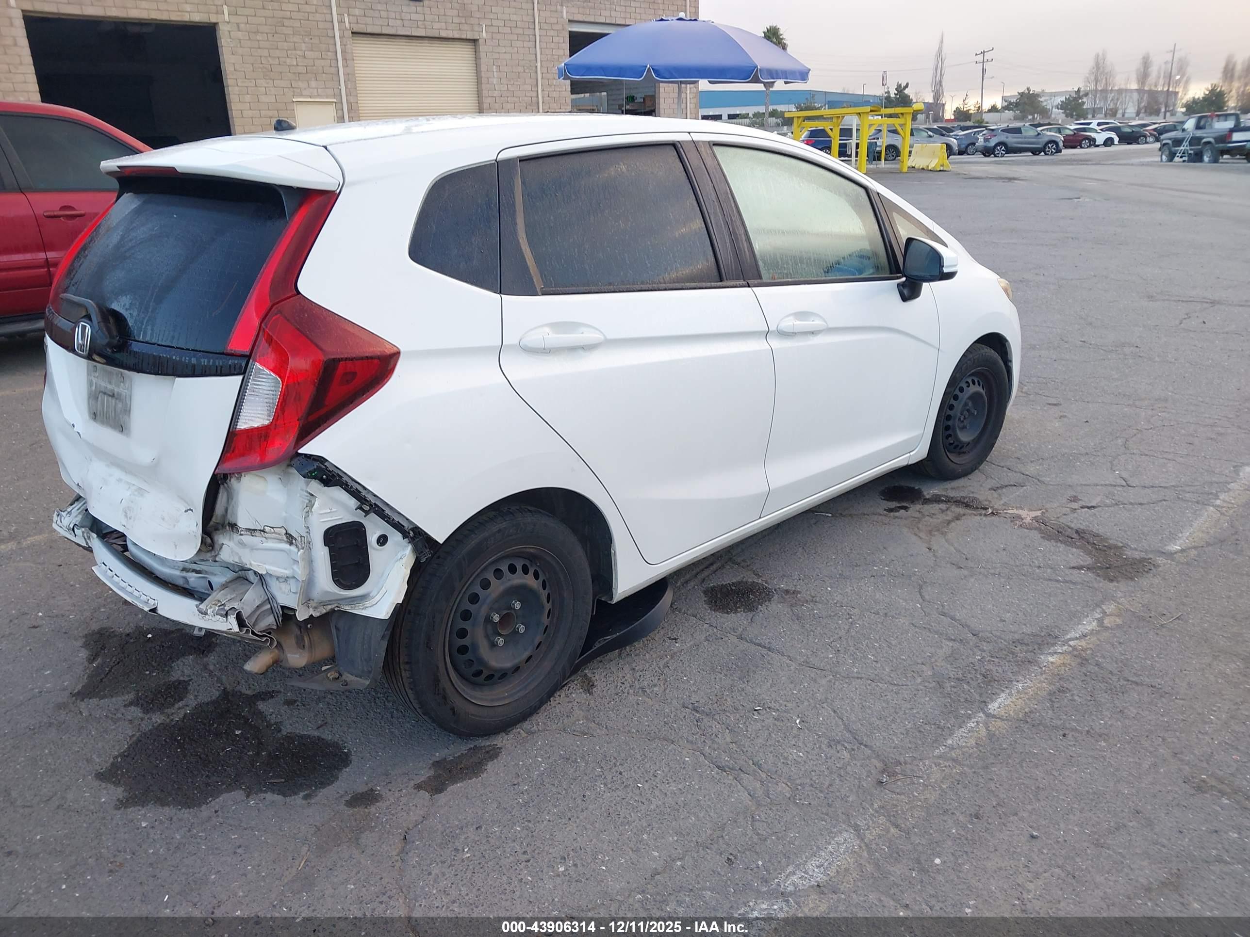 HONDA FIT image 4
