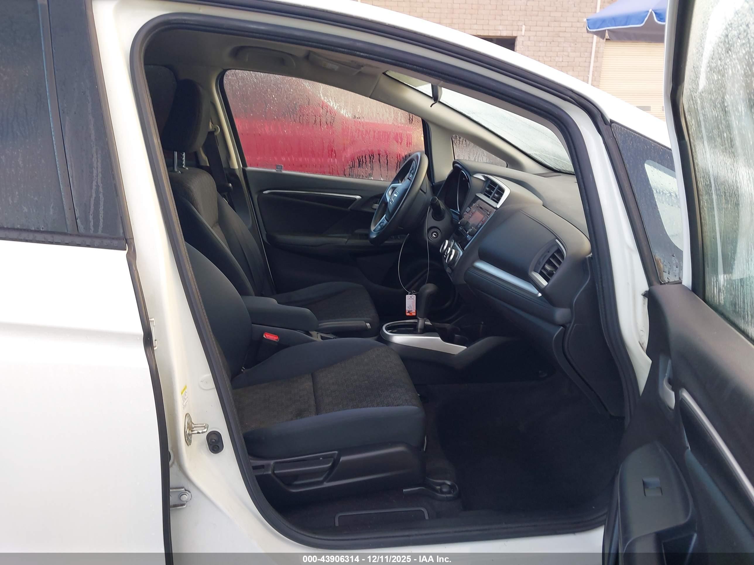 HONDA FIT image 5