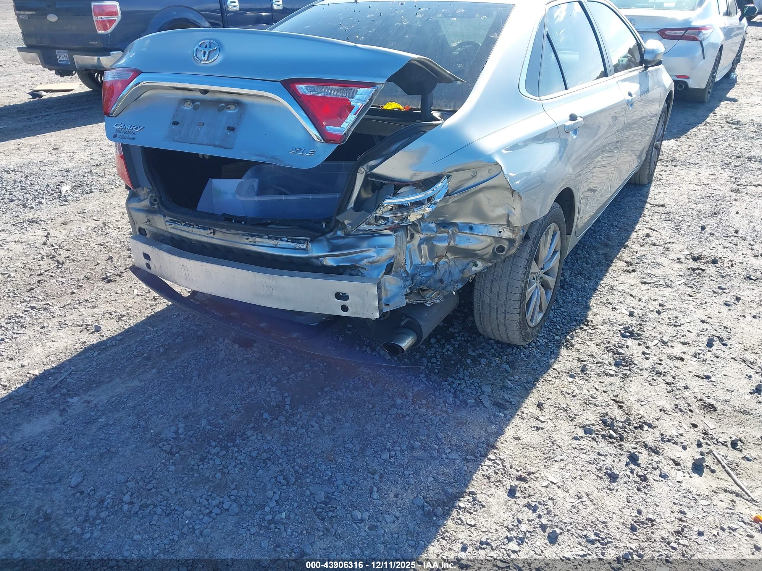 TOYOTA CAMRY image 6