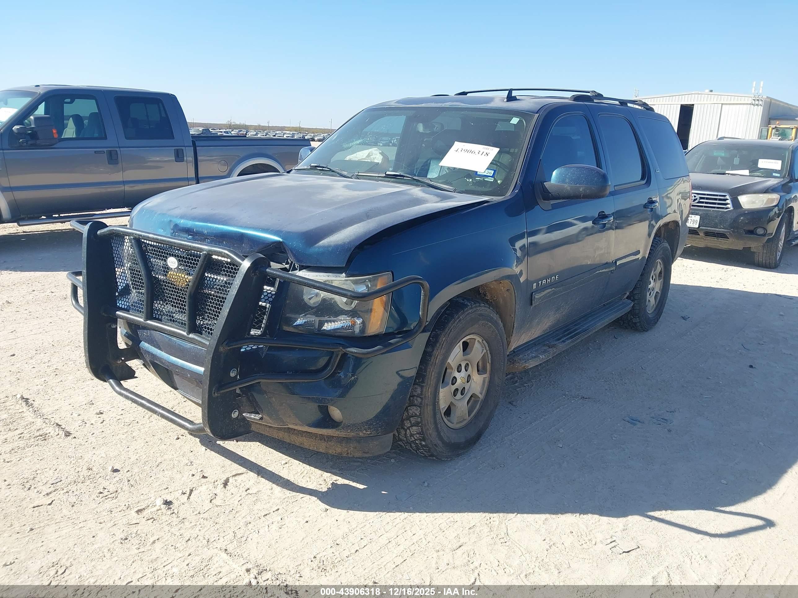 CHEVROLET TAHOE image 2
