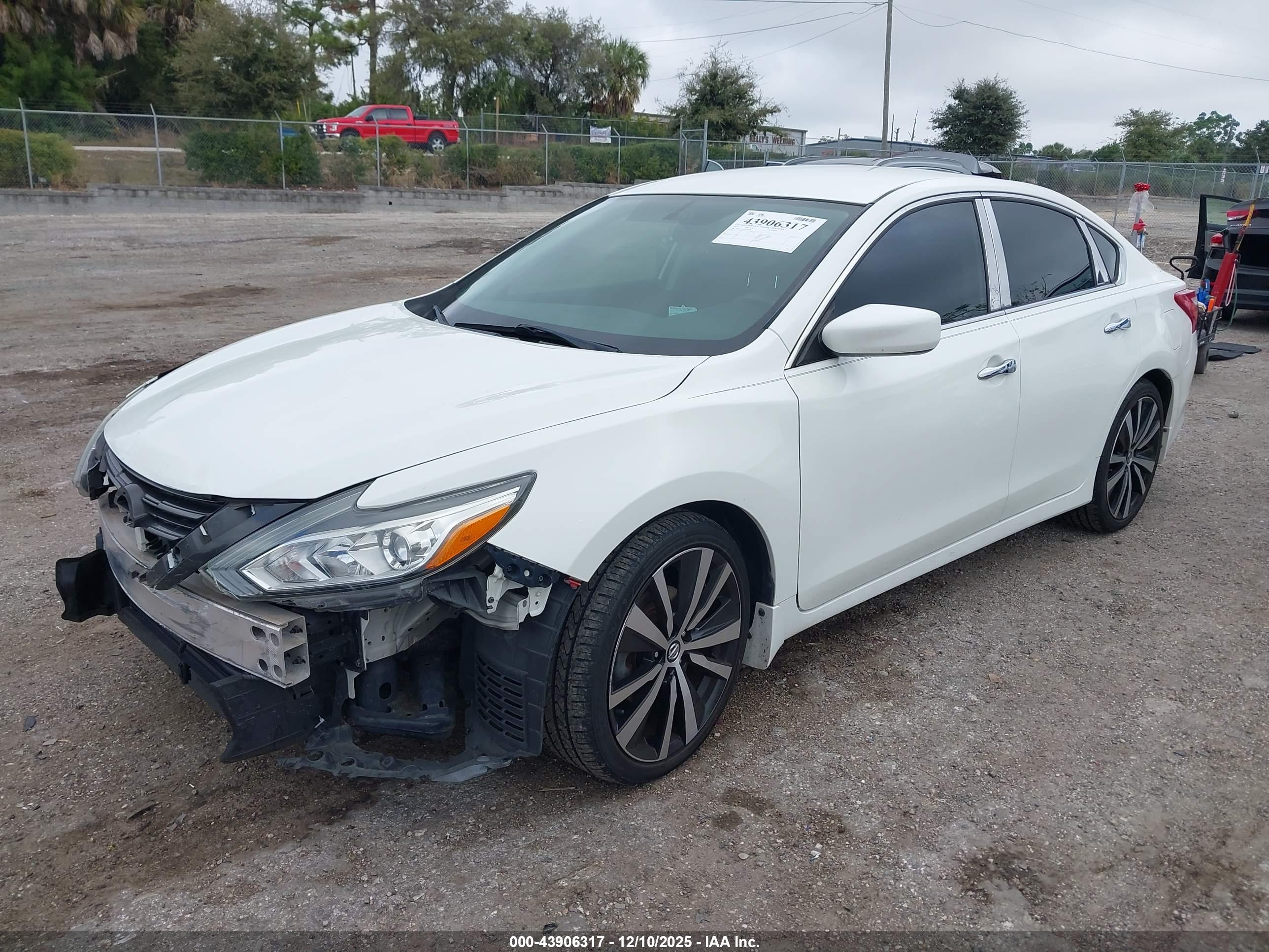 NISSAN ALTIMA image 2